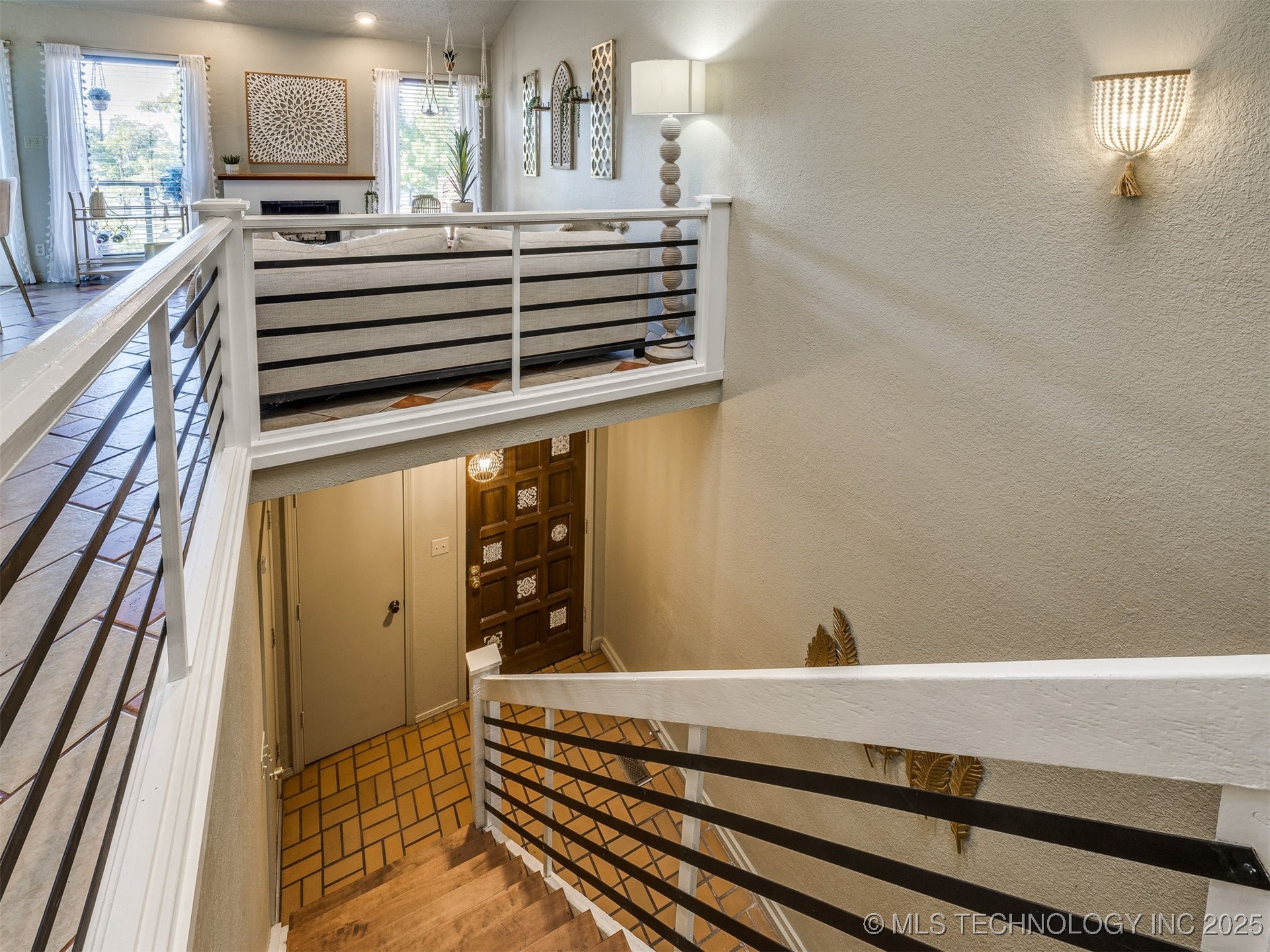 1553 S Riverside Drive 1553 Property Photo 4