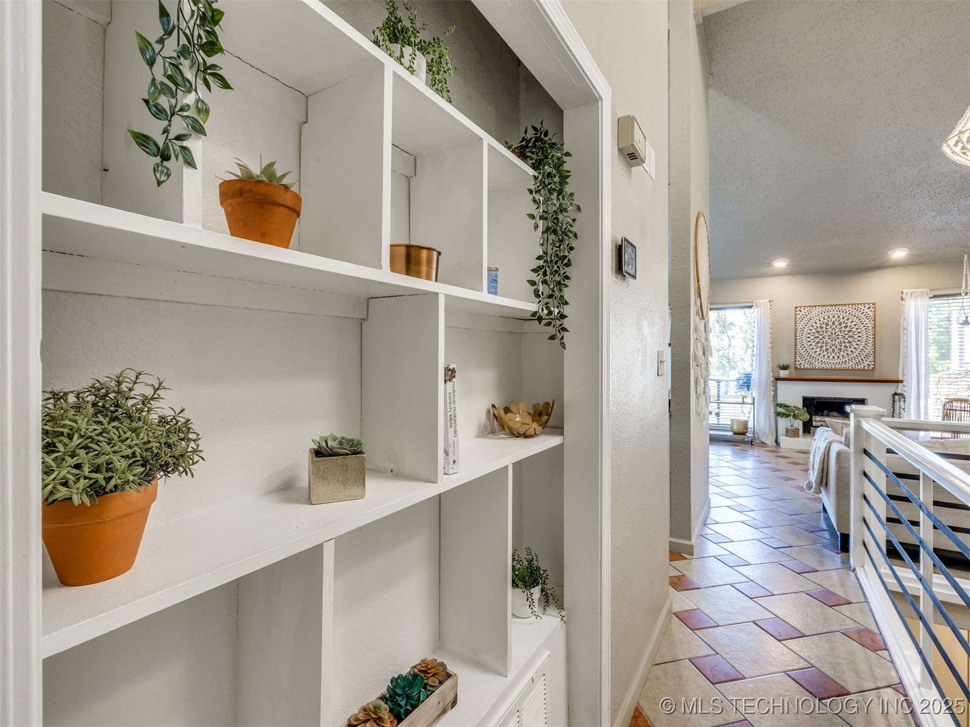 1553 S Riverside Drive 1553 Property Photo 7