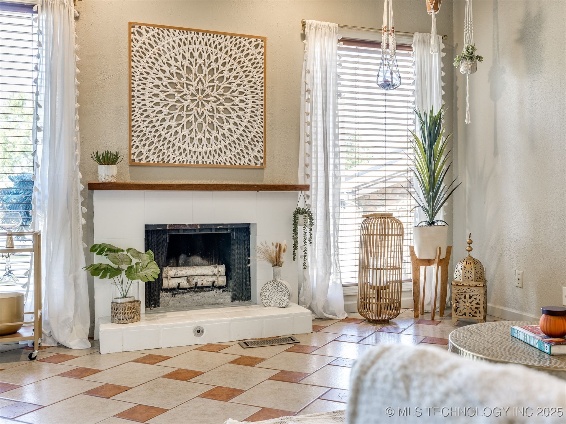 1553 S Riverside Drive 1553 Property Photo 9