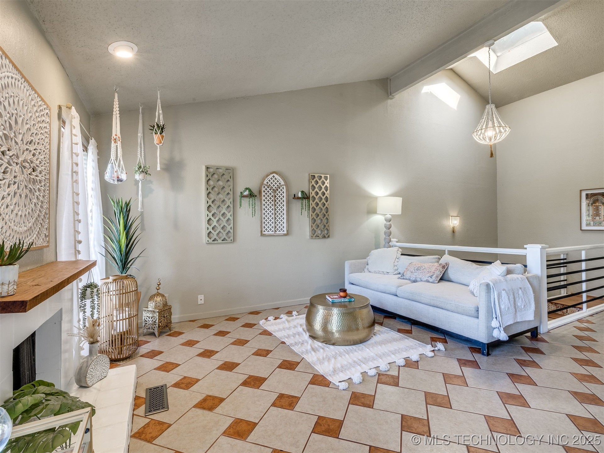 1553 S Riverside Drive 1553 Property Photo 10