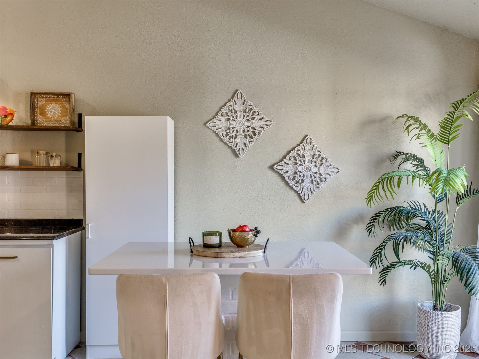 1553 S Riverside Drive 1553 Property Photo 15