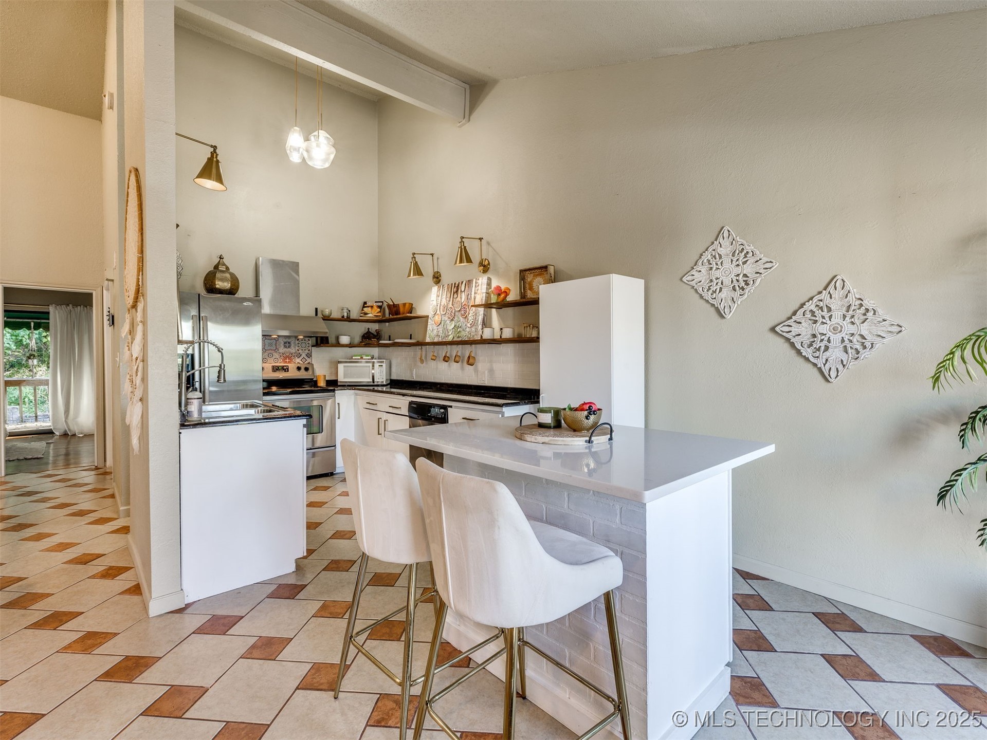 1553 S Riverside Drive 1553 Property Photo 17