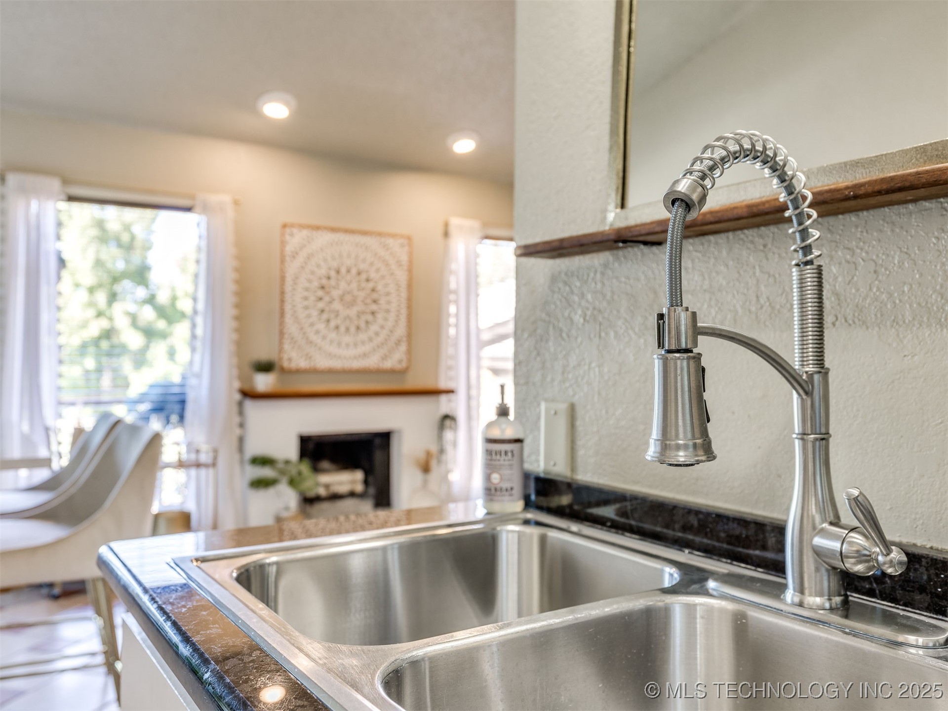 1553 S Riverside Drive 1553 Property Photo 20