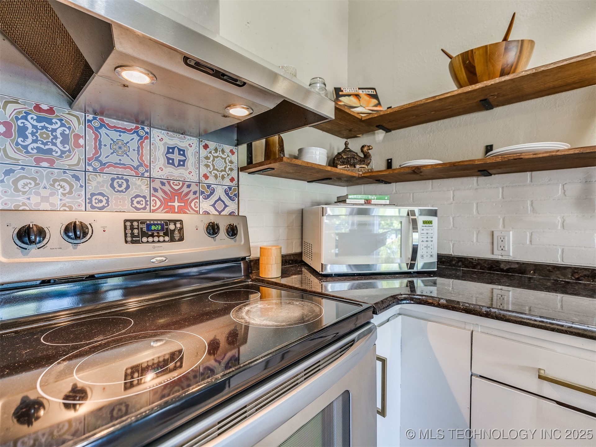 1553 S Riverside Drive 1553 Property Photo 23