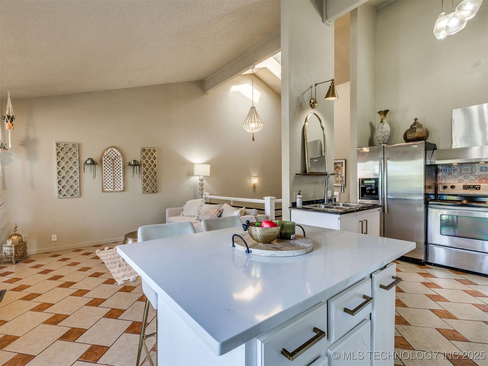 1553 S Riverside Drive 1553 Property Photo 25