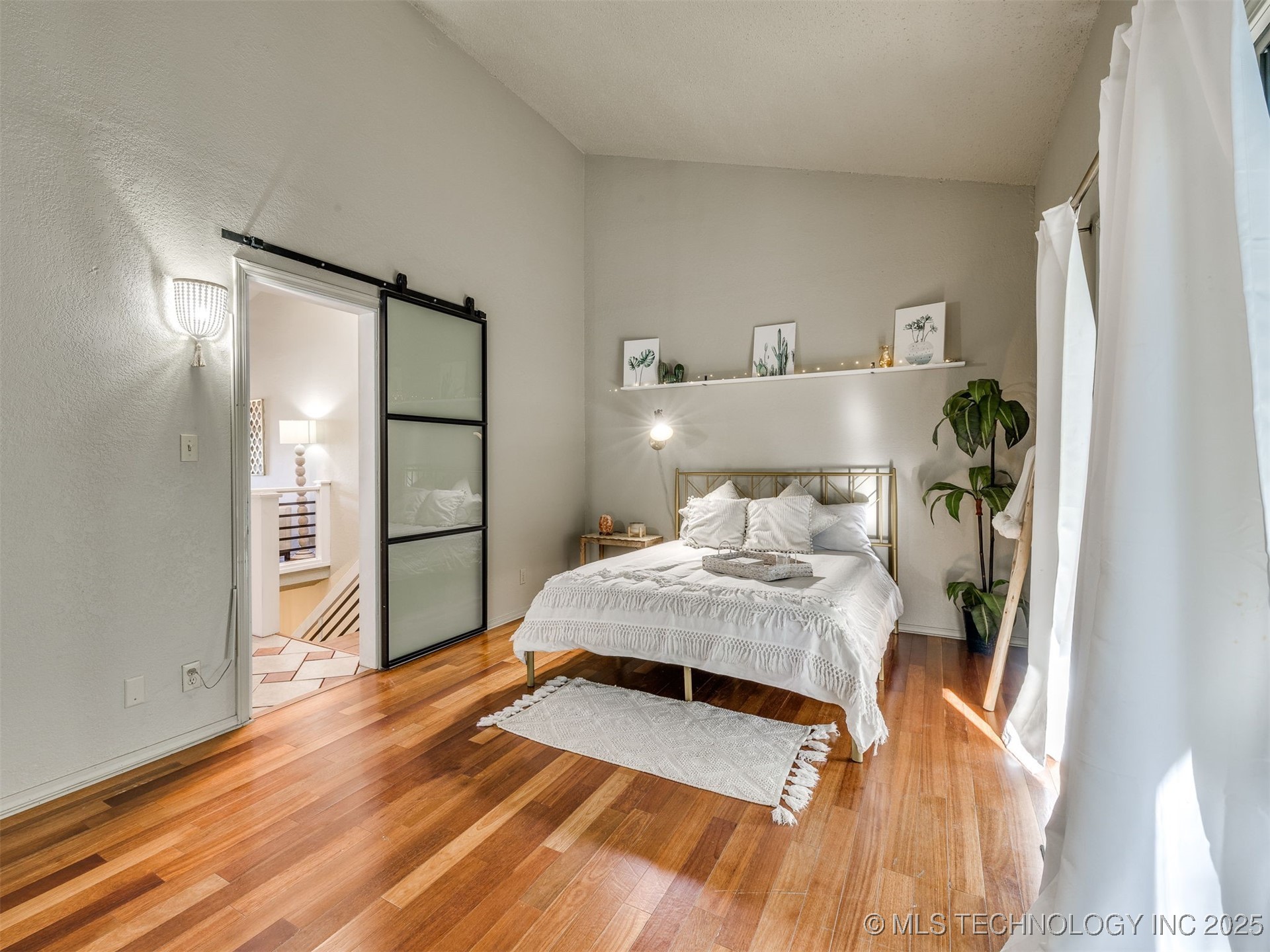 1553 S Riverside Drive 1553 Property Photo 28