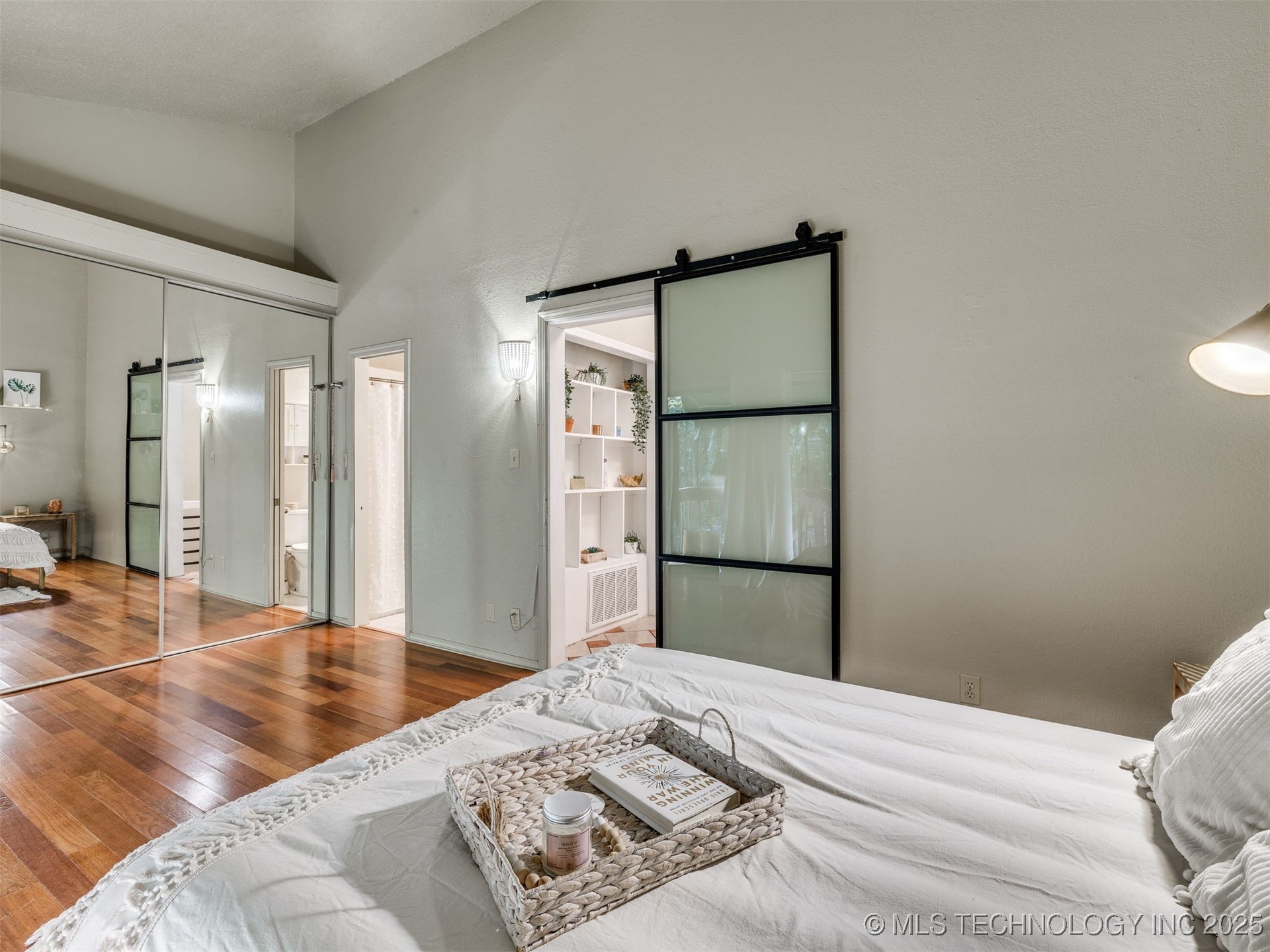 1553 S Riverside Drive 1553 Property Photo 30