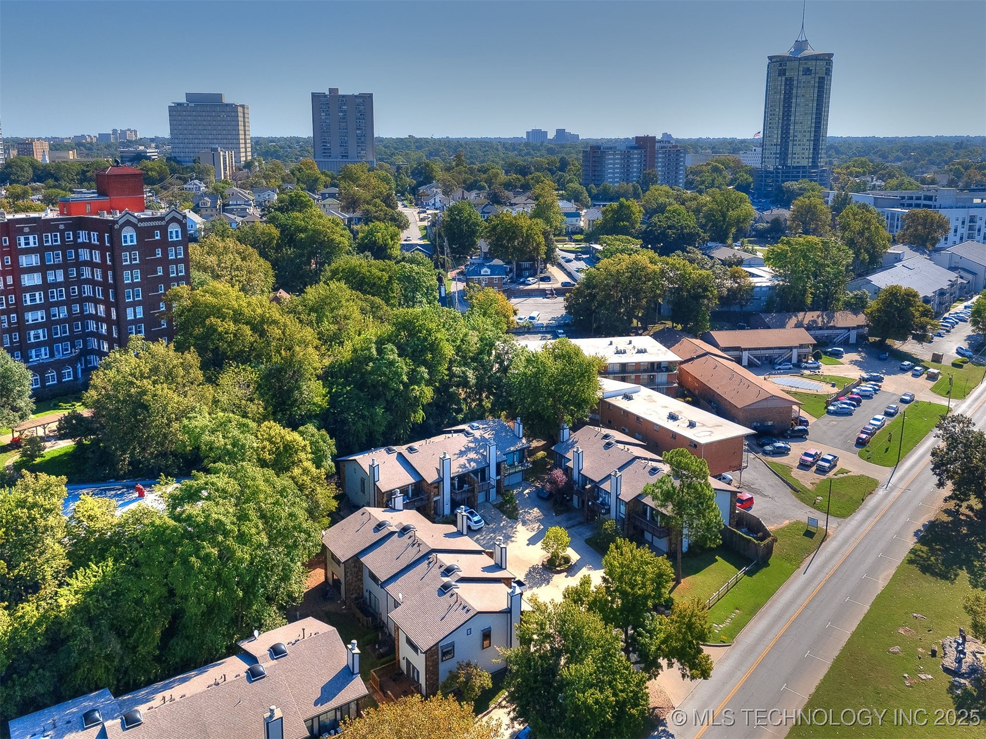 1553 S Riverside Drive 1553 Property Photo 43
