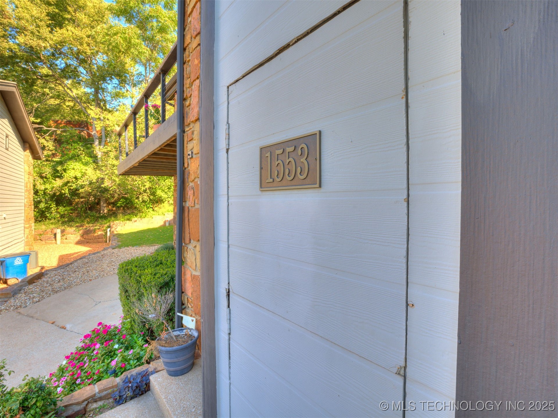 1553 S Riverside Drive 1553 Property Photo 47