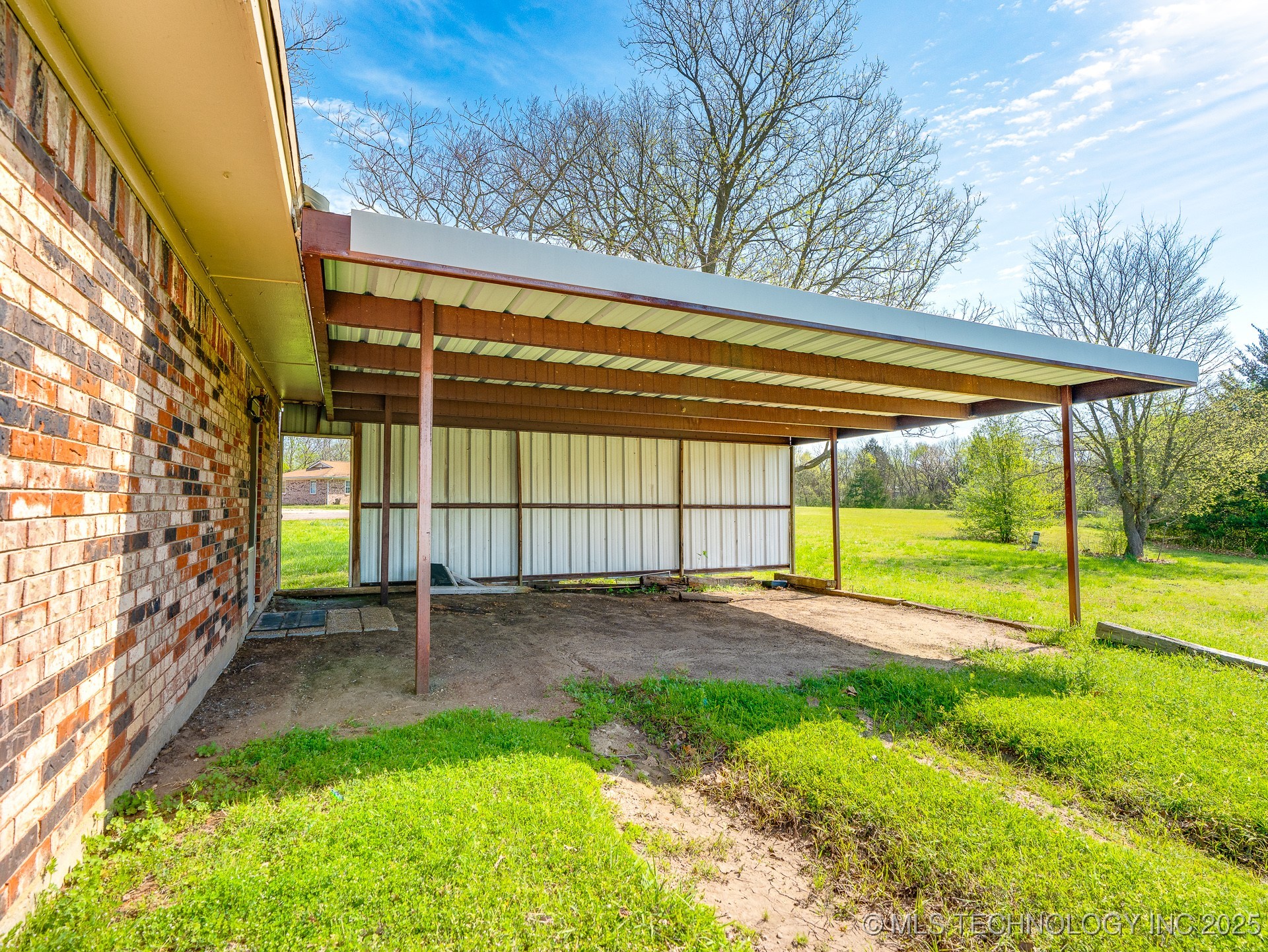 306 E Colonial Property Photo 24