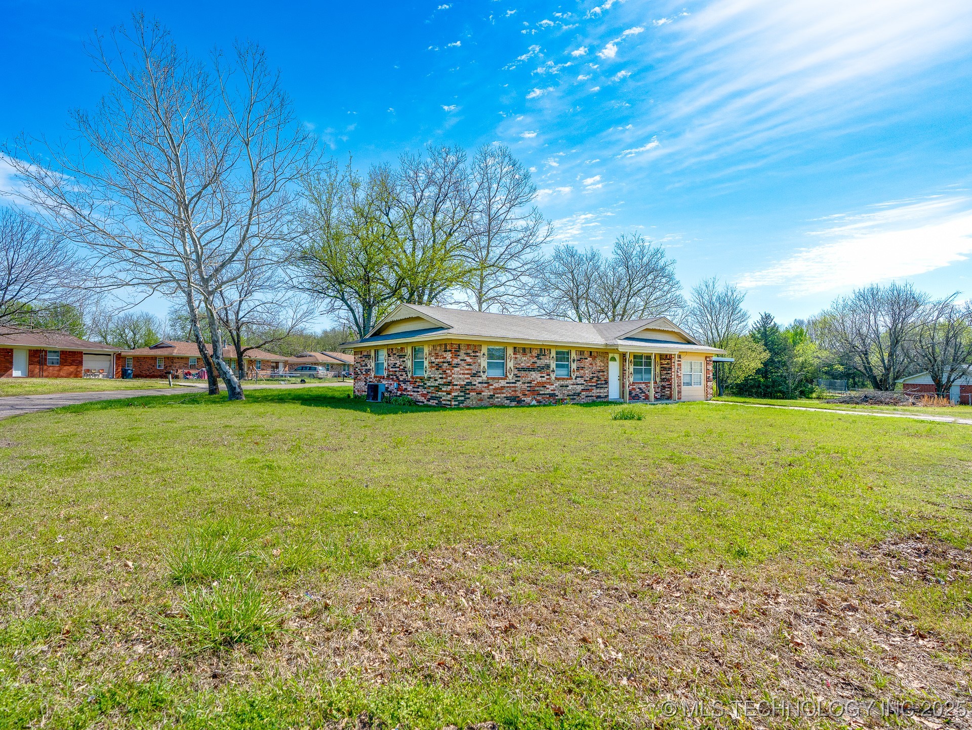 306 E Colonial Property Photo 27