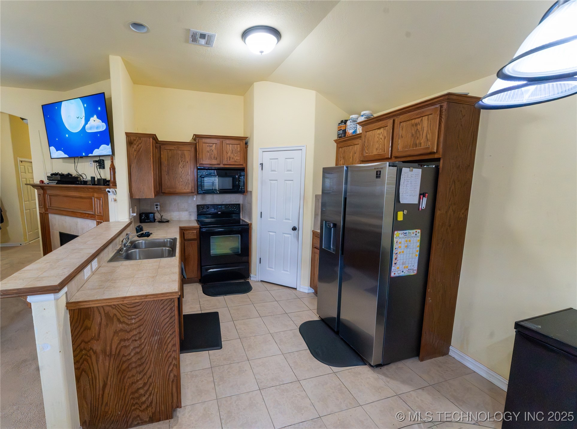 205 Taos Drive Property Photo 3