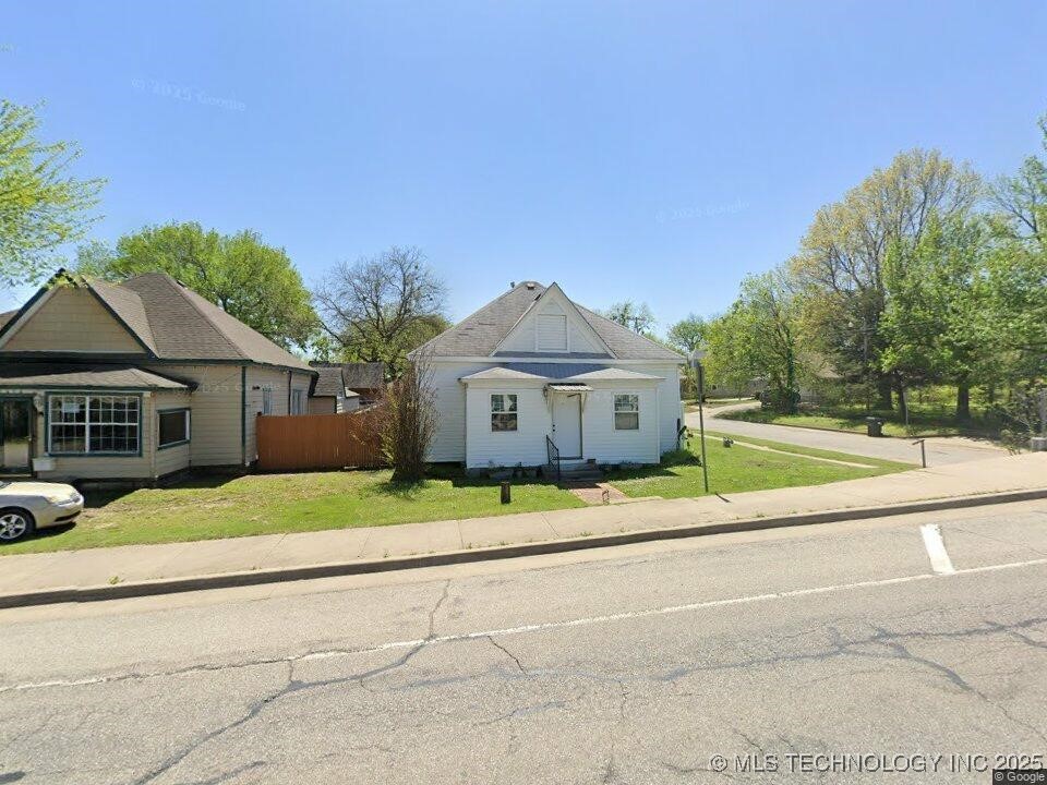 1002 E Line Avenue Property Photo 1