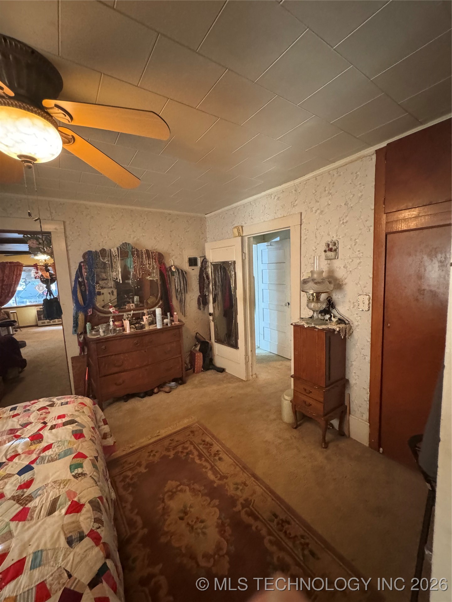 1002 E Line Avenue Property Photo 9