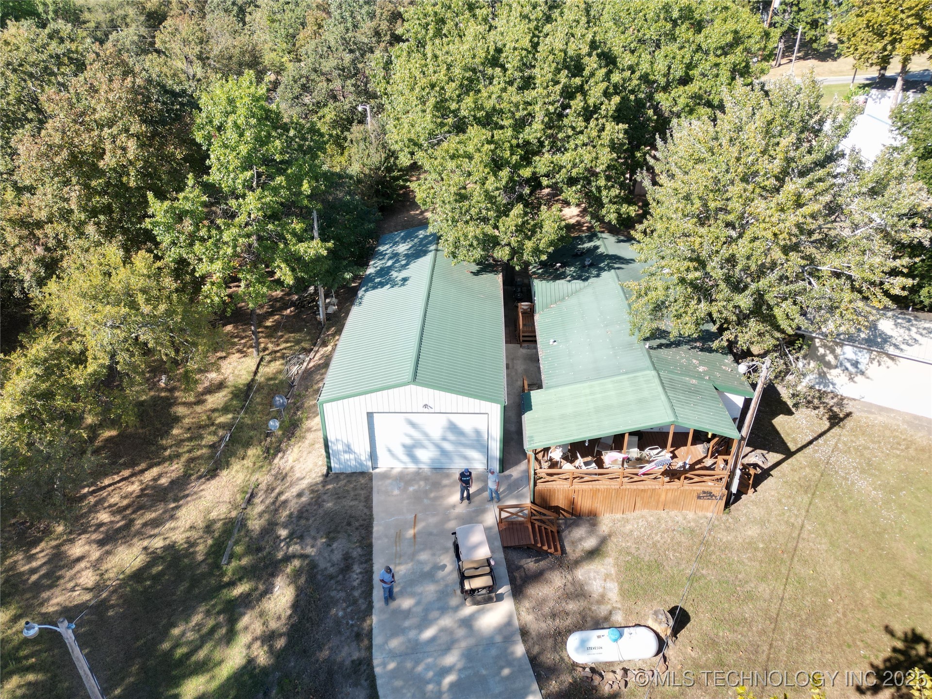 429555 E 1139 Road Property Photo 2