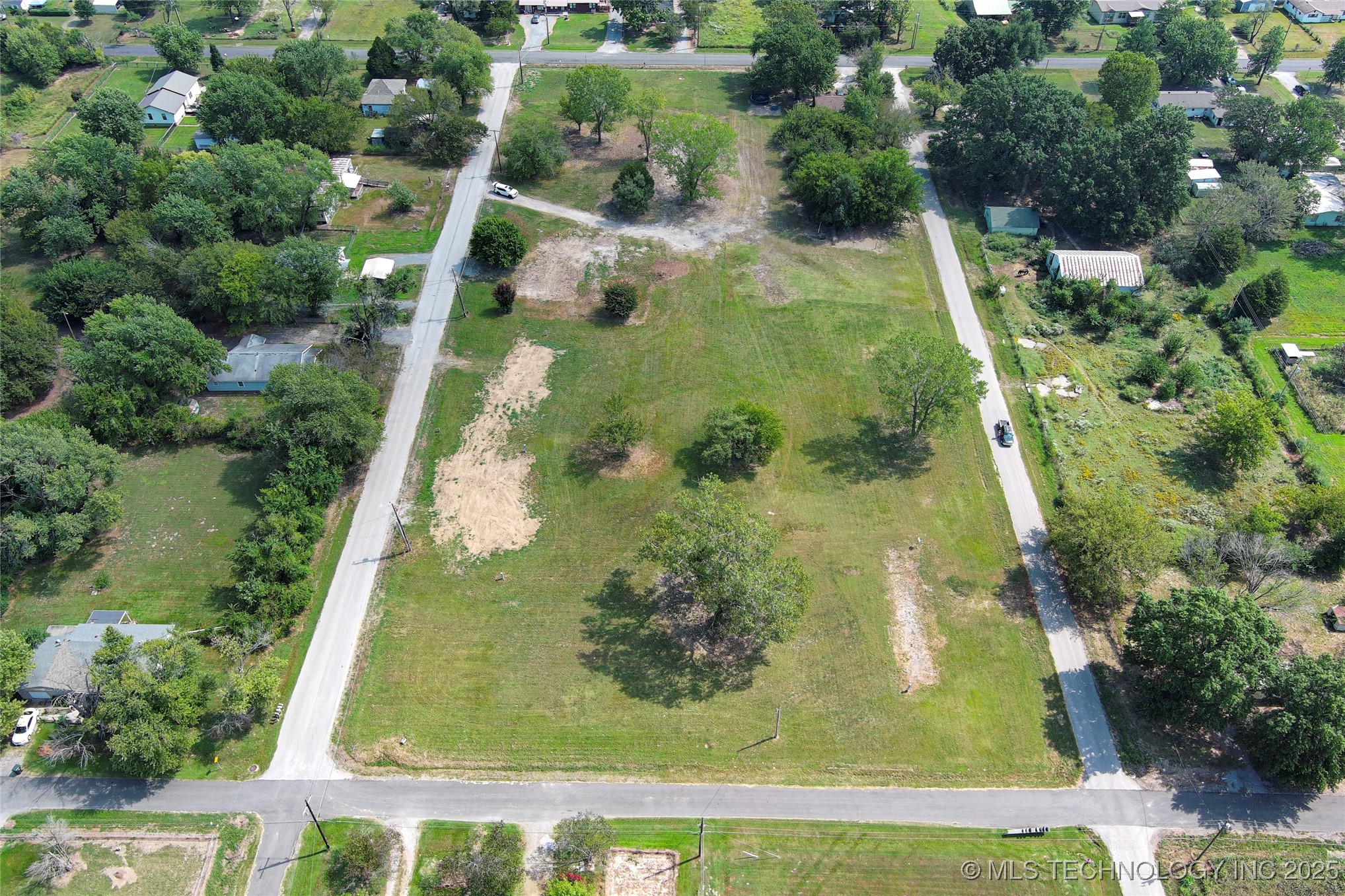 5419 Pine Street Property Photo 4