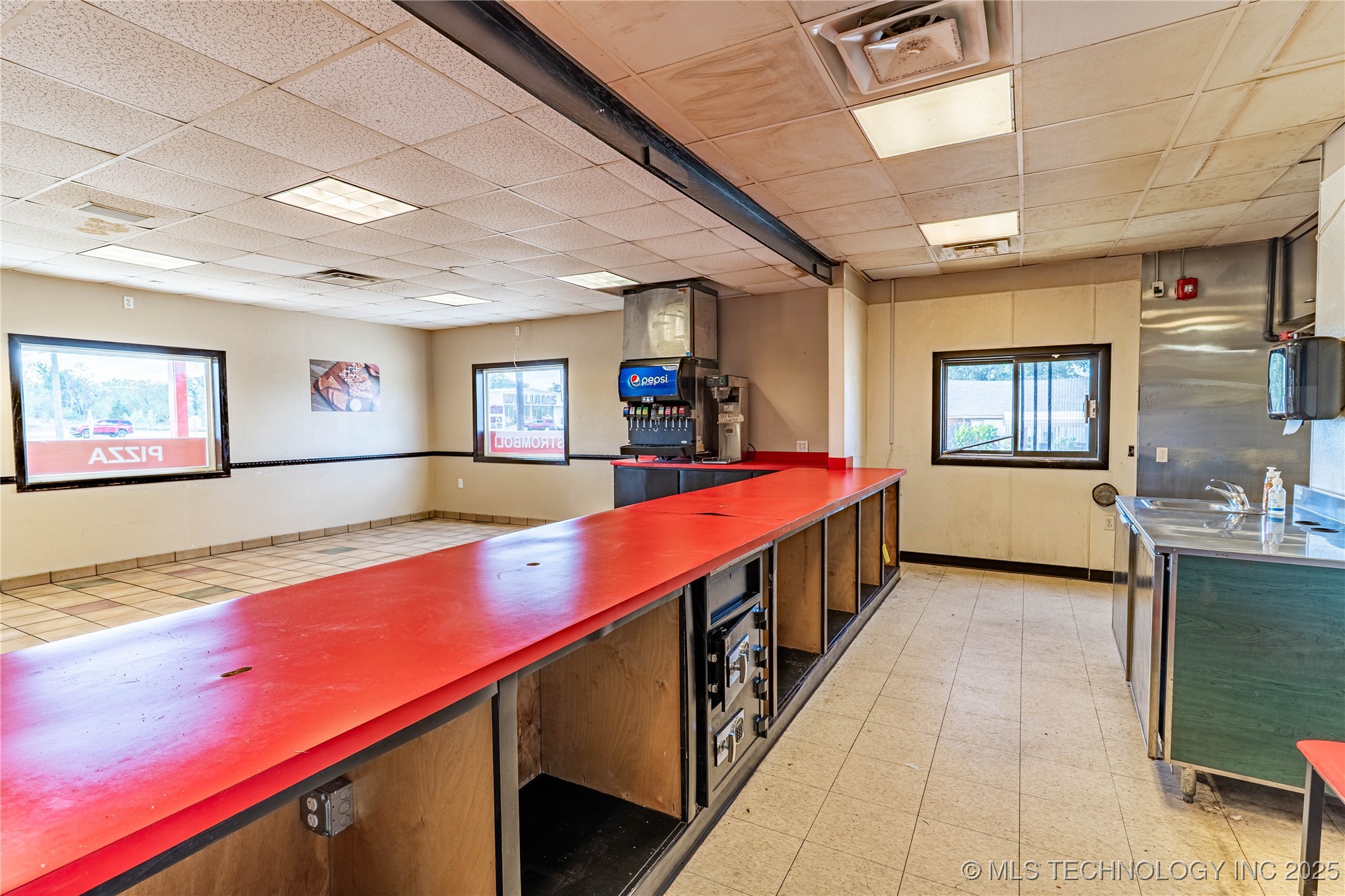 815 E Broadway Street Property Photo 5