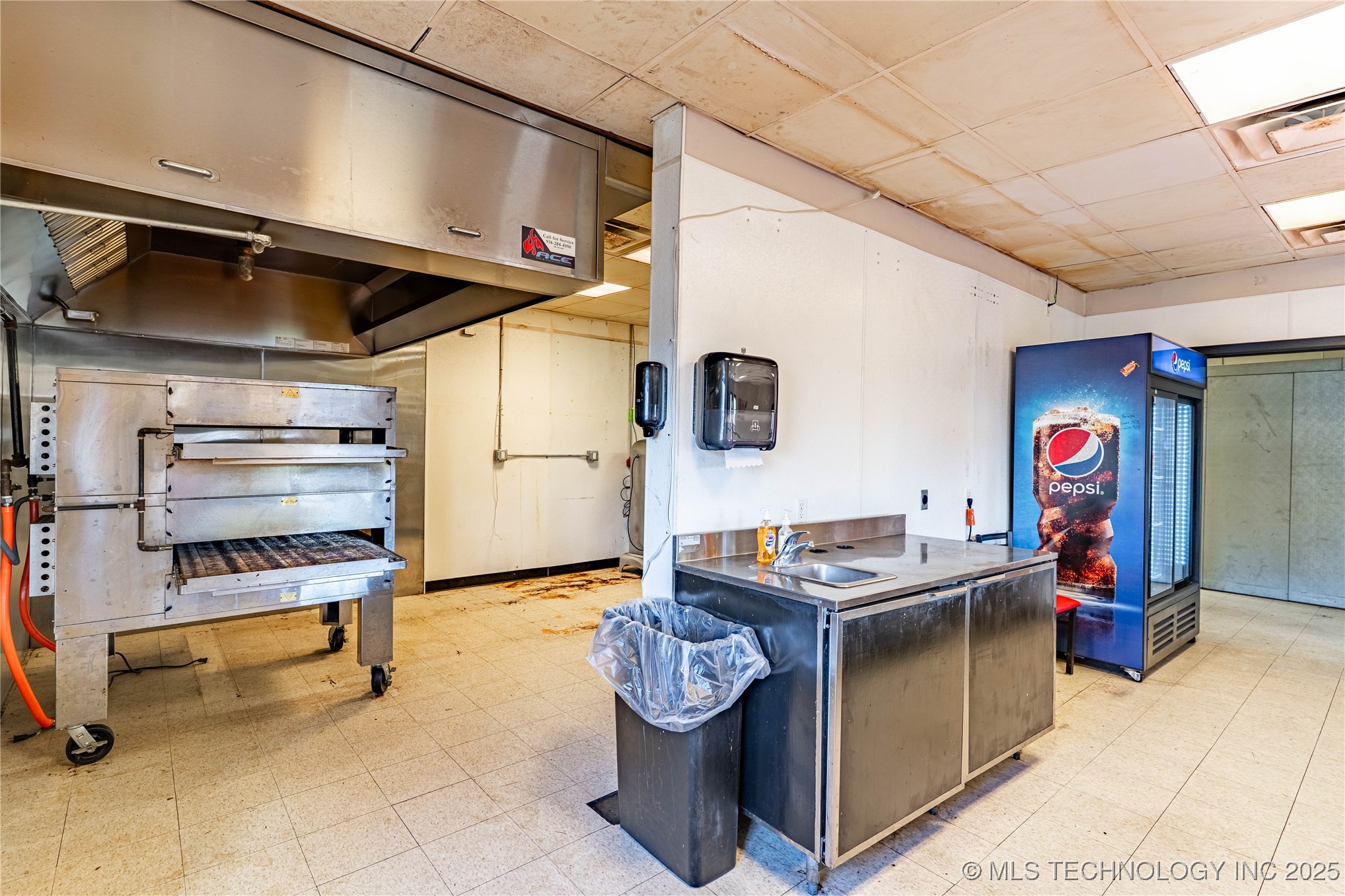 815 E Broadway Street Property Photo 6