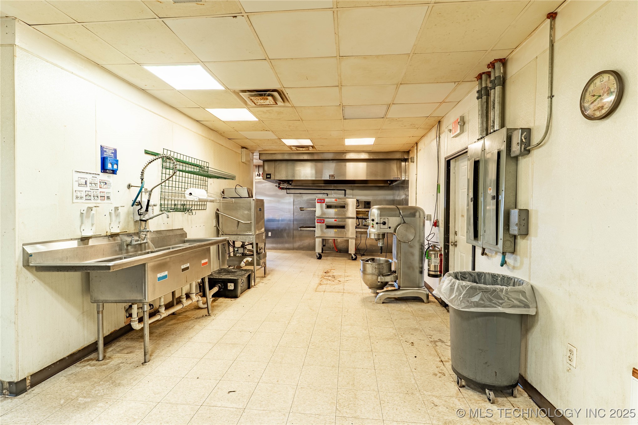 815 E Broadway Street Property Photo 8