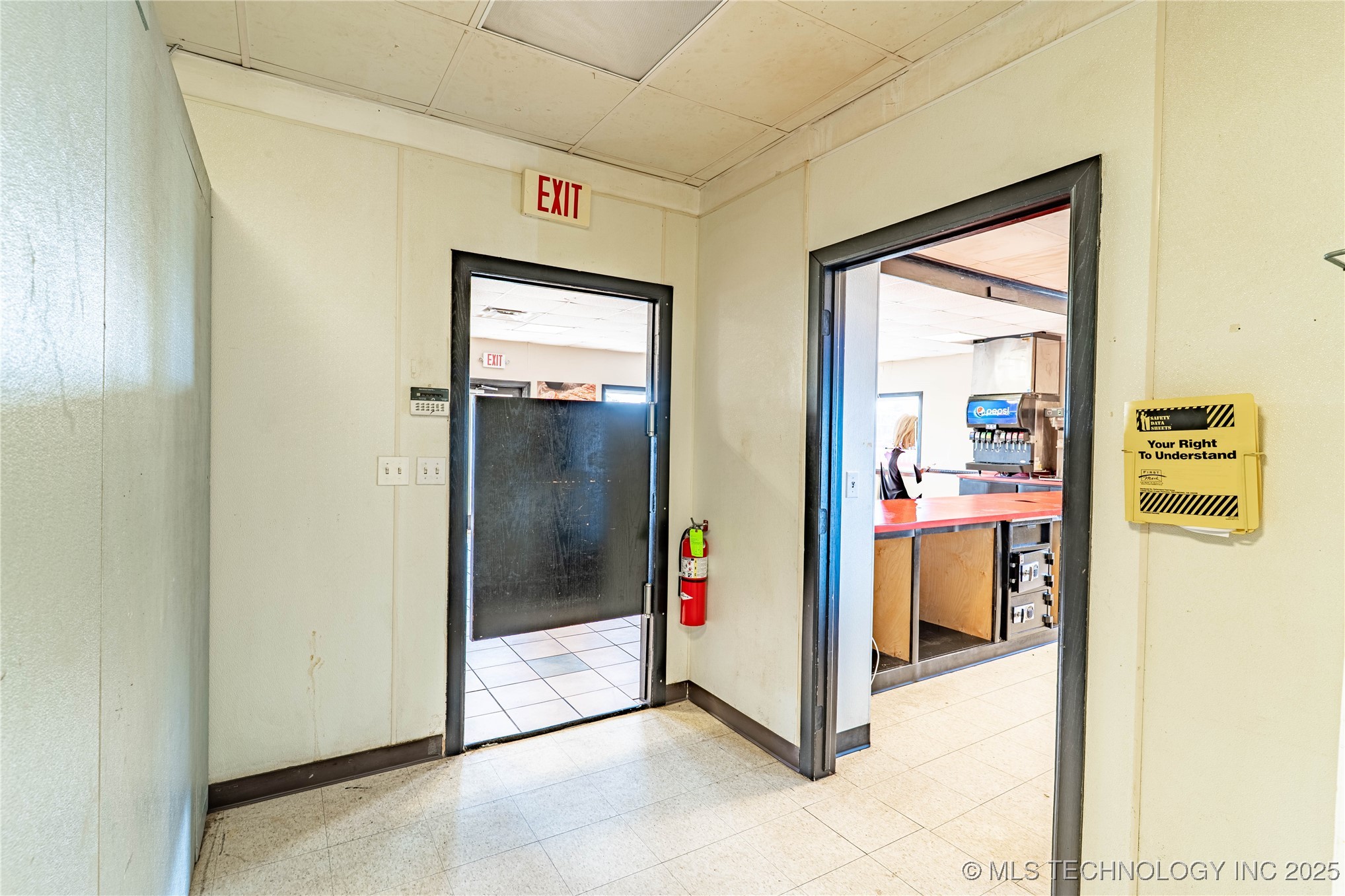 815 E Broadway Street Property Photo 9