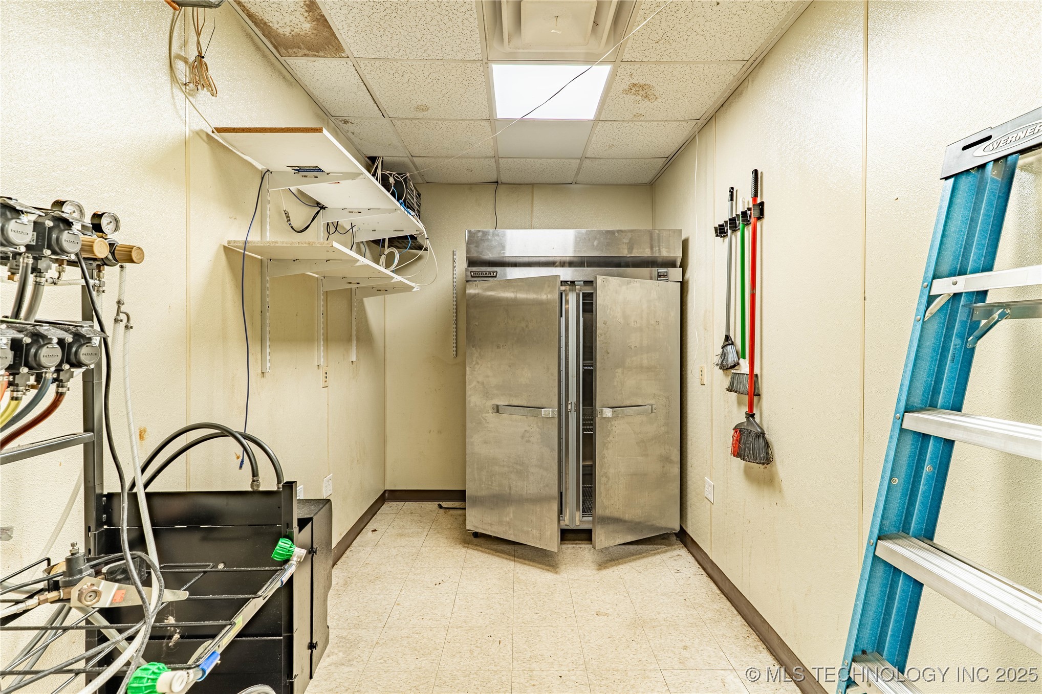 815 E Broadway Street Property Photo 10