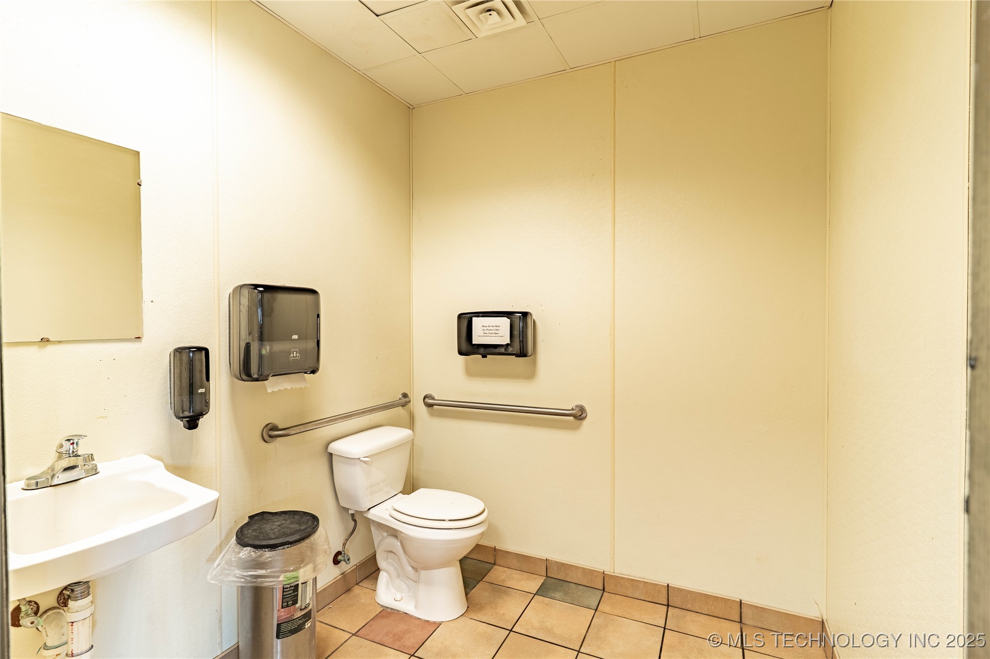 815 E Broadway Street Property Photo 14