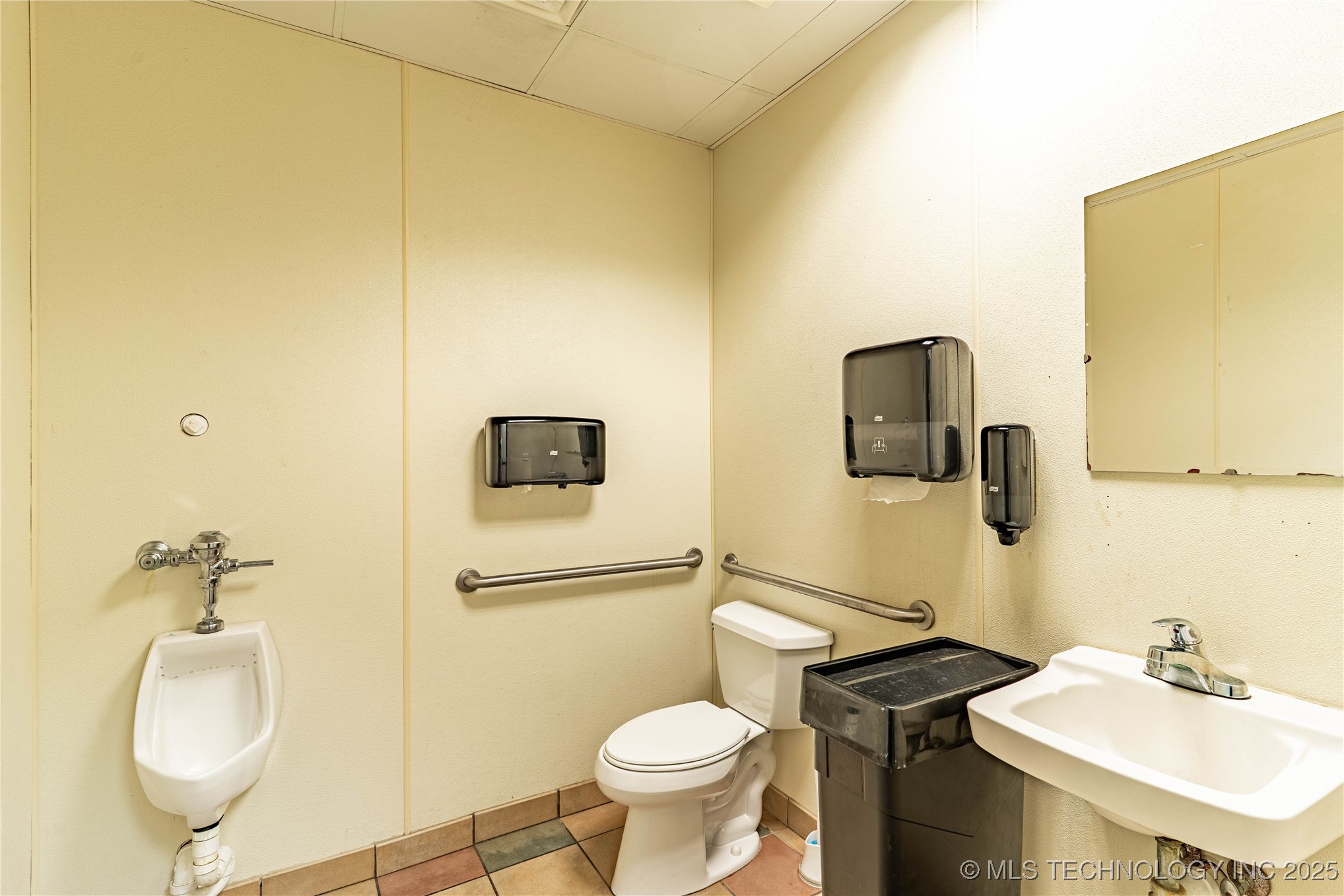 815 E Broadway Street Property Photo 15