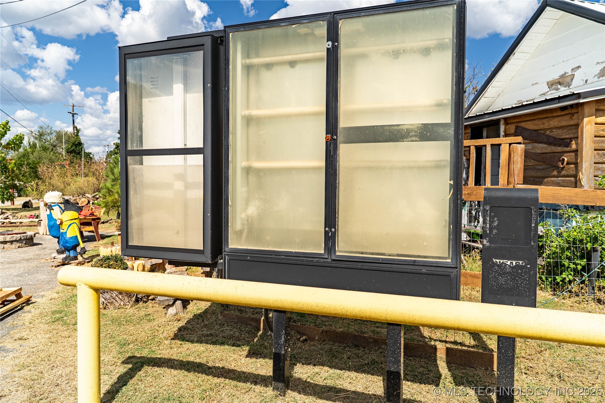 815 E Broadway Street Property Photo 18