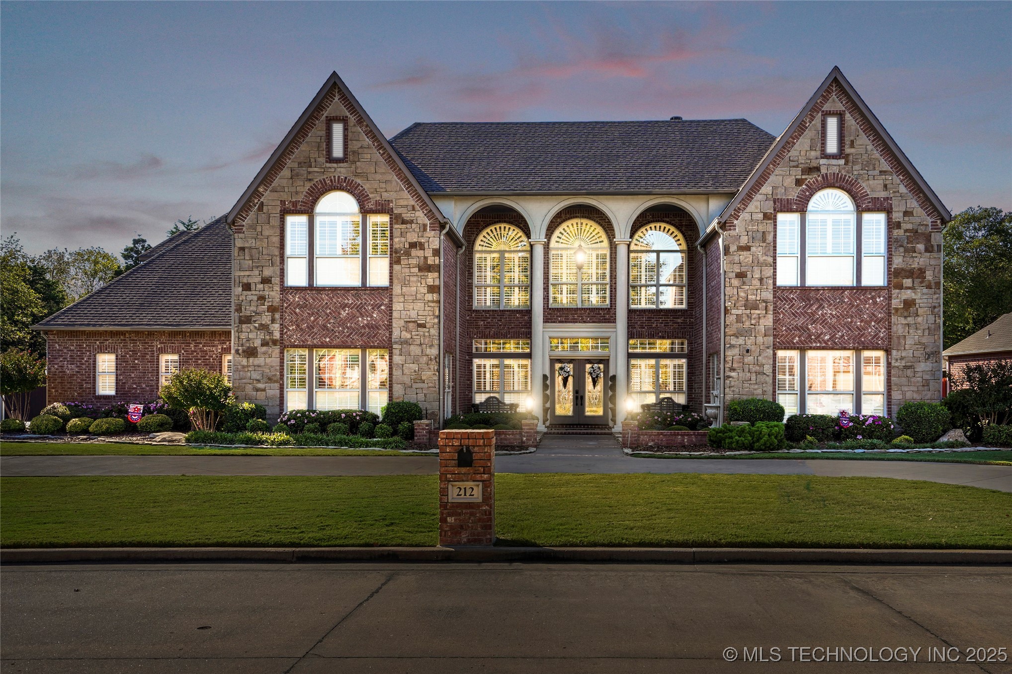 212 Ashton Drive Property Photo 2