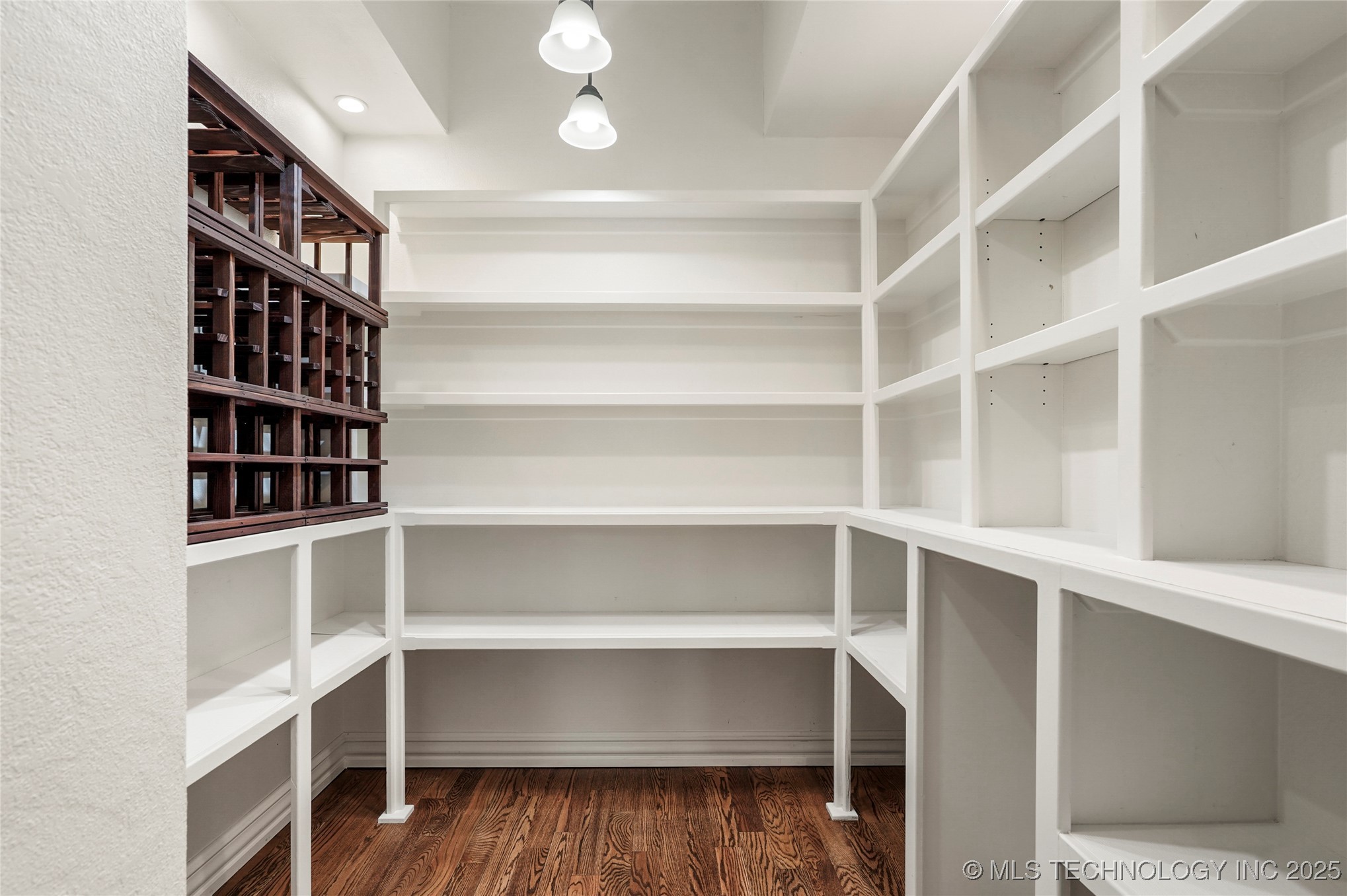 212 Ashton Drive Property Photo 14