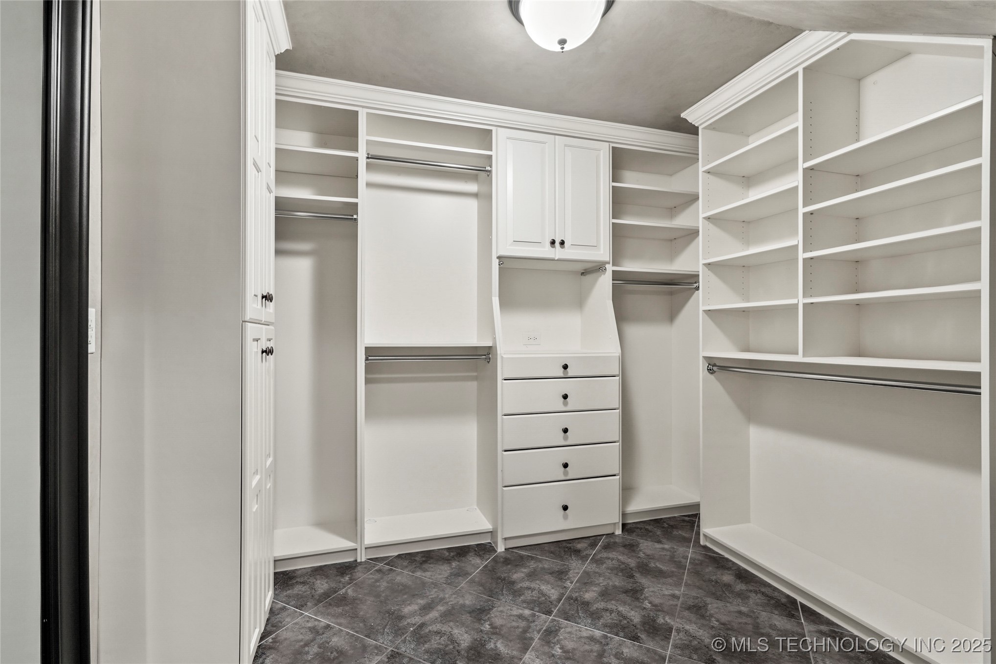 212 Ashton Drive Property Photo 22