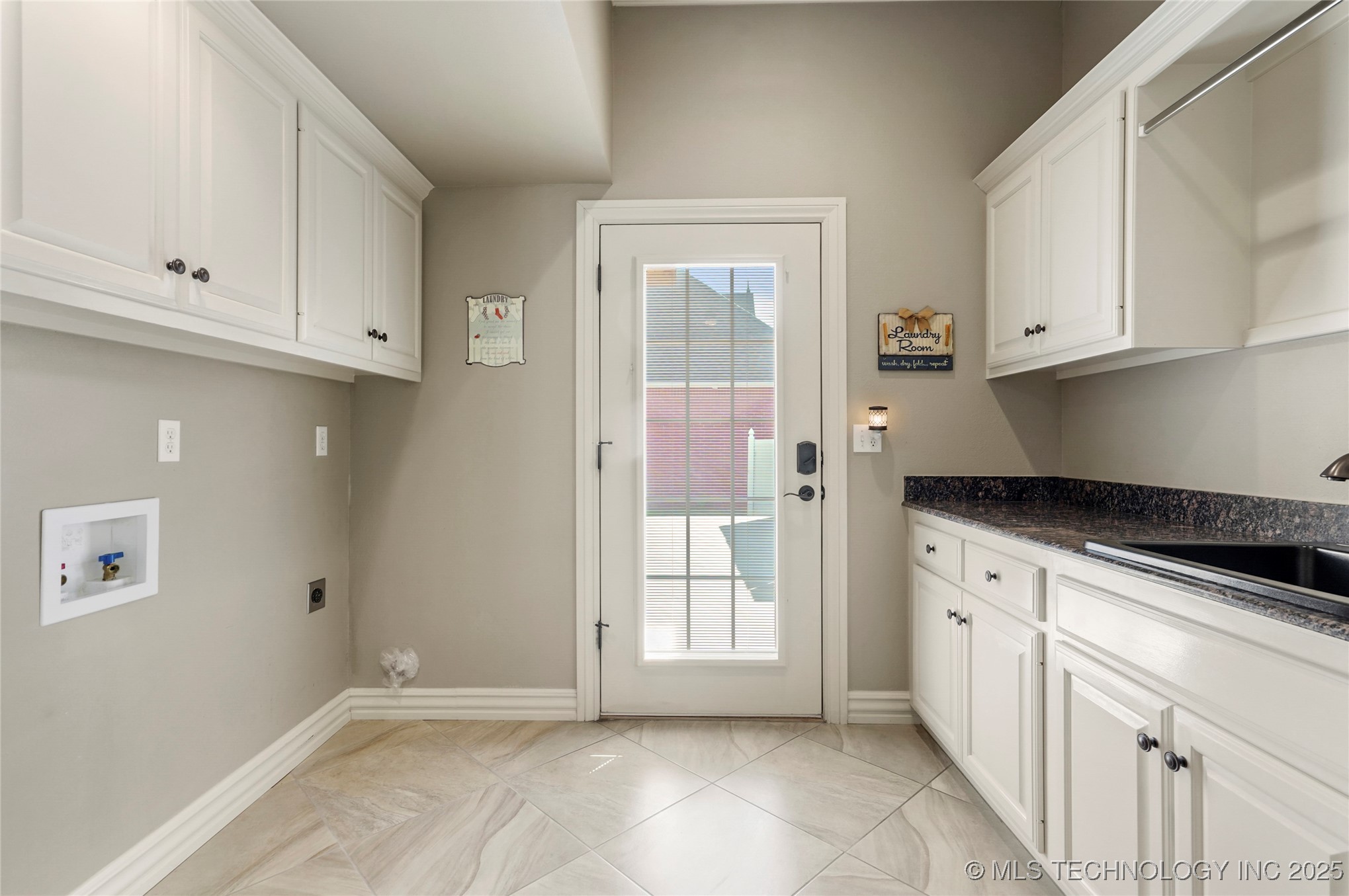 212 Ashton Drive Property Photo 25