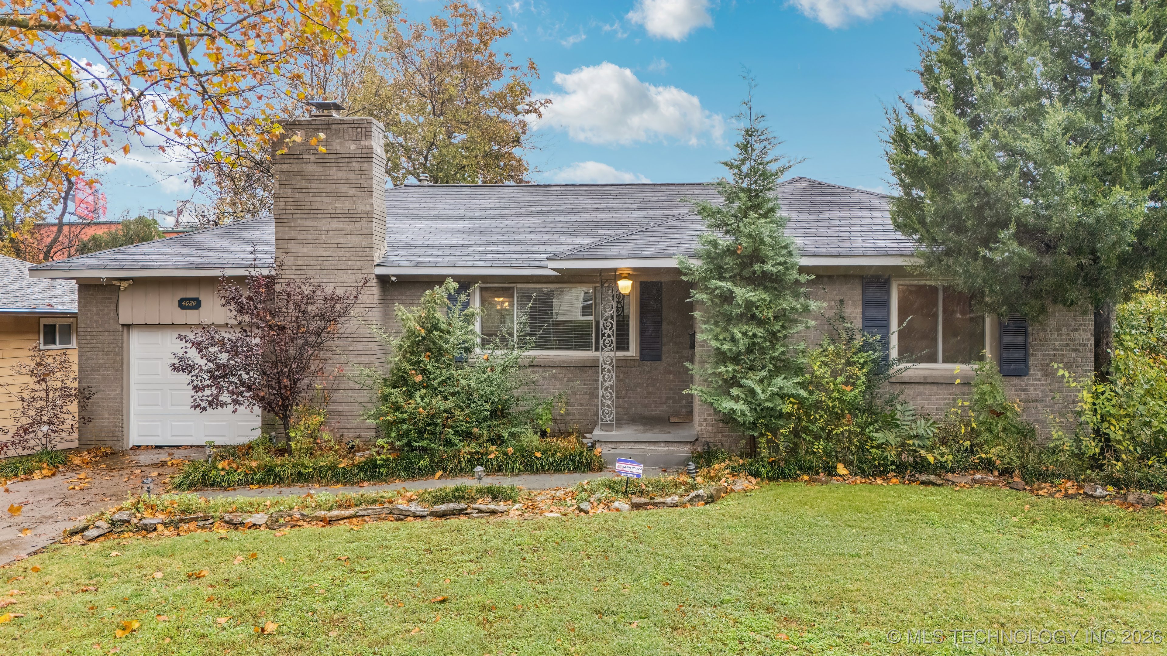 4029 S Vandalia Avenue Property Photo 2