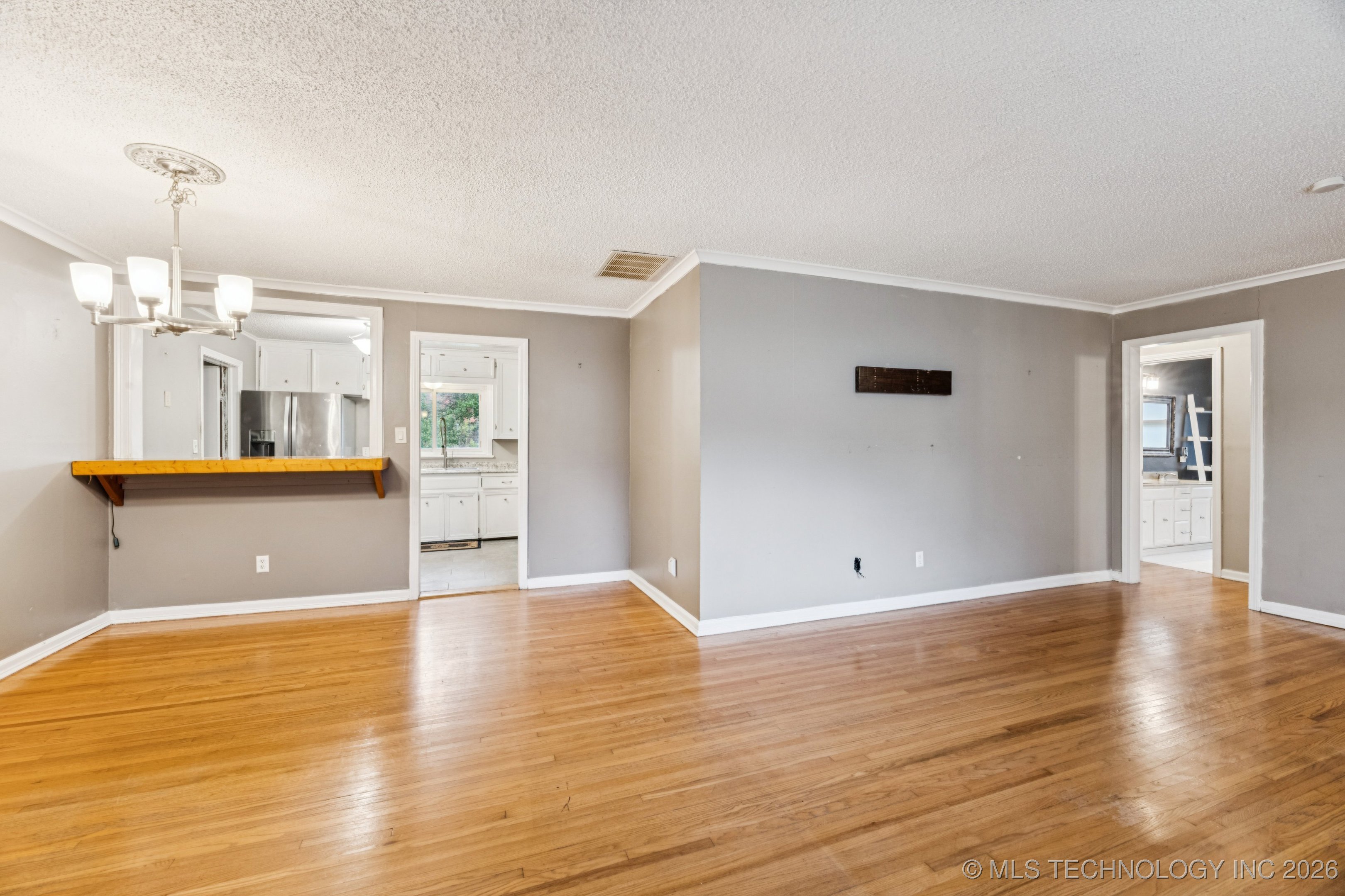 4029 S Vandalia Avenue Property Photo 8