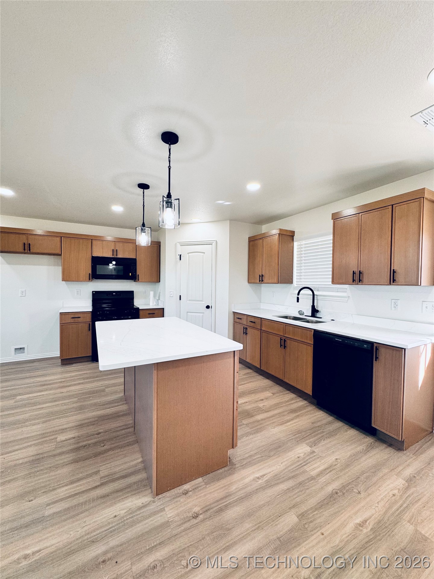 3370 Leavenworth Trail Property Photo 10