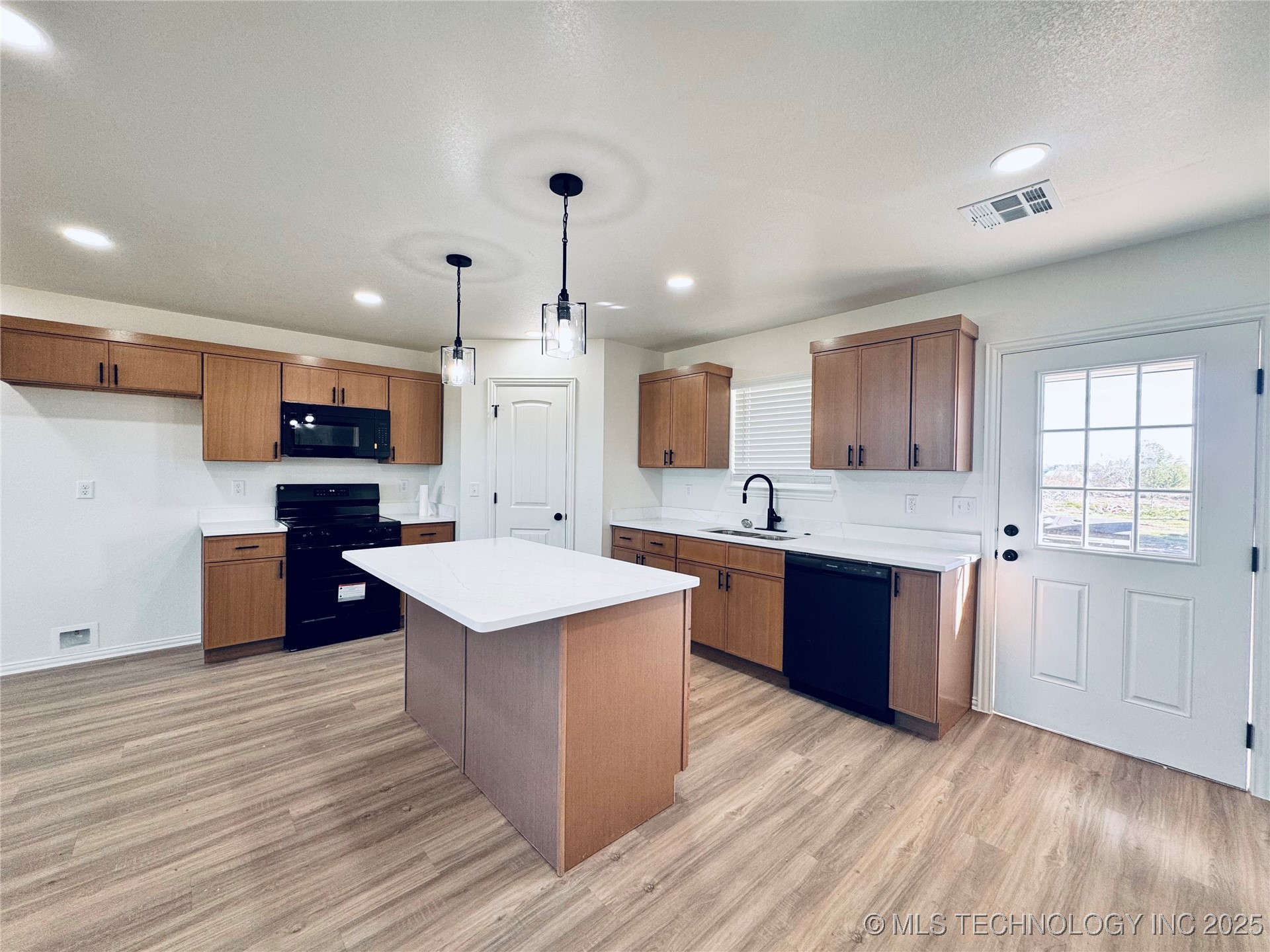 3370 Leavenworth Trail Property Photo 12