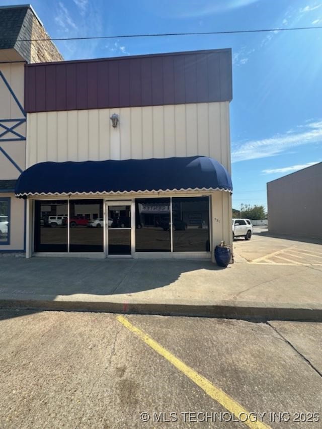 119 N Broadway Property Photo 3