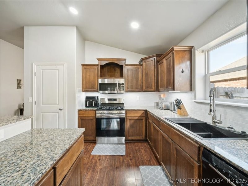 11804 E 102nd Street N Property Photo 9