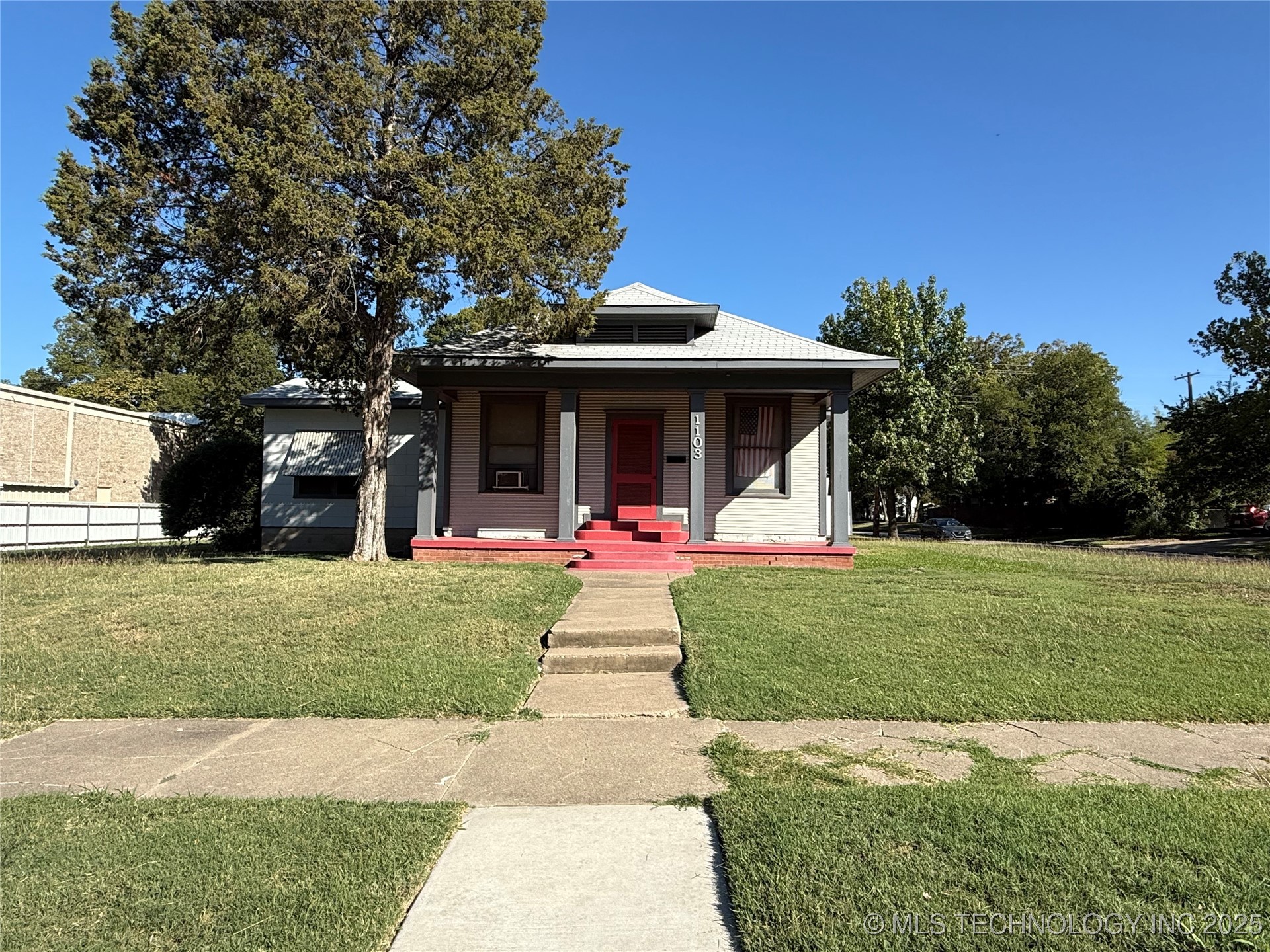 1103 Stanley SW Property Photo 1