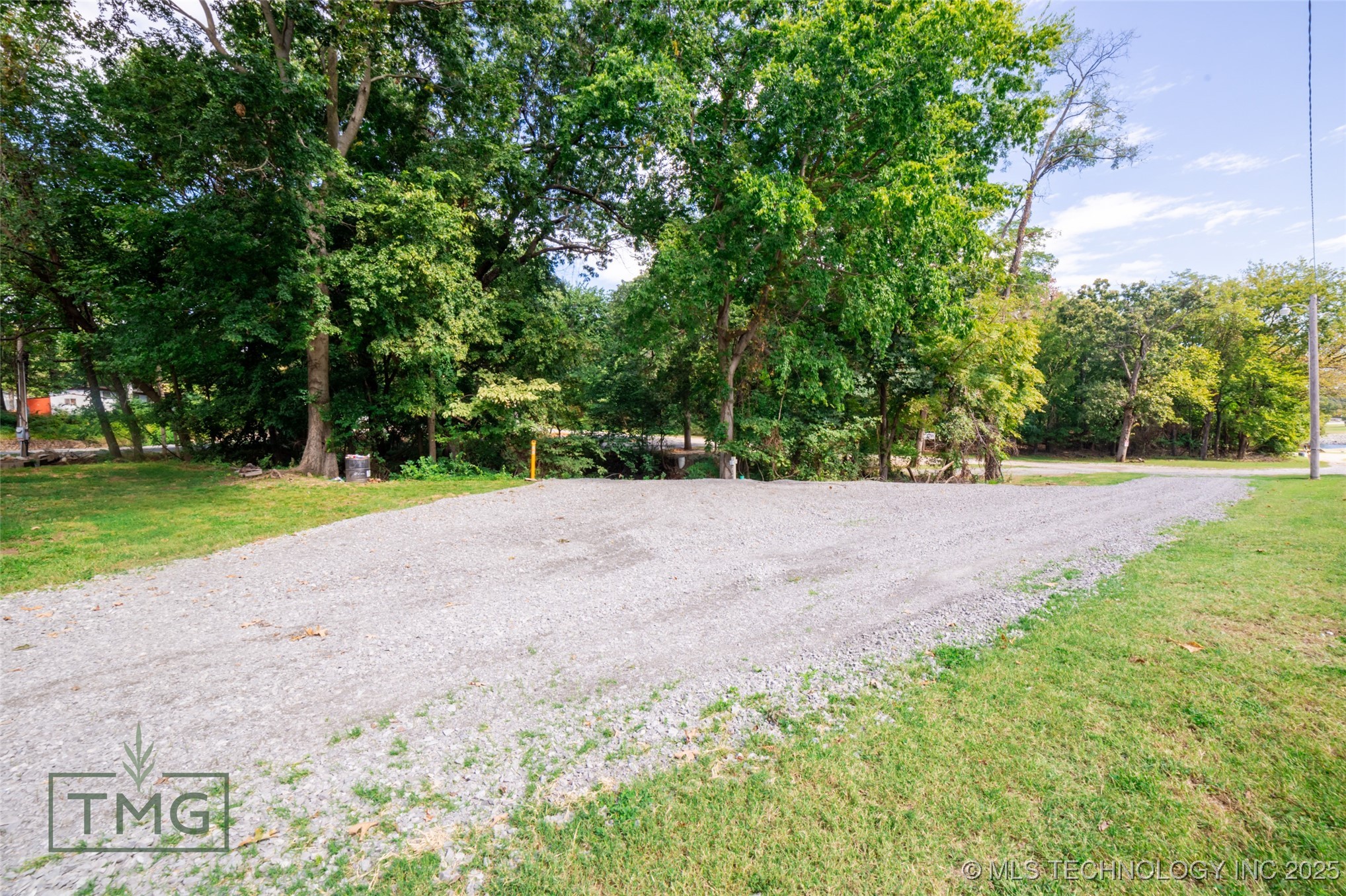 400 E Main Property Photo 3