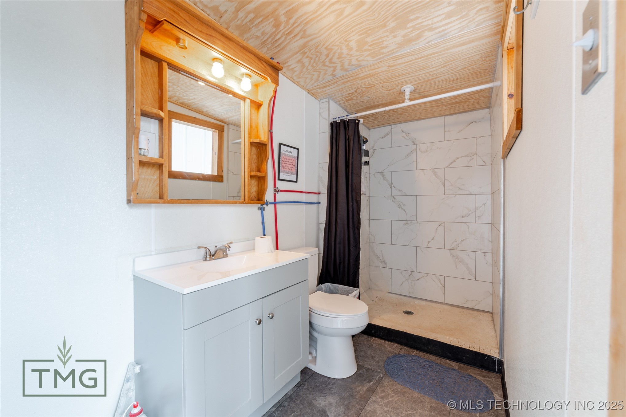 400 E Main Property Photo 17