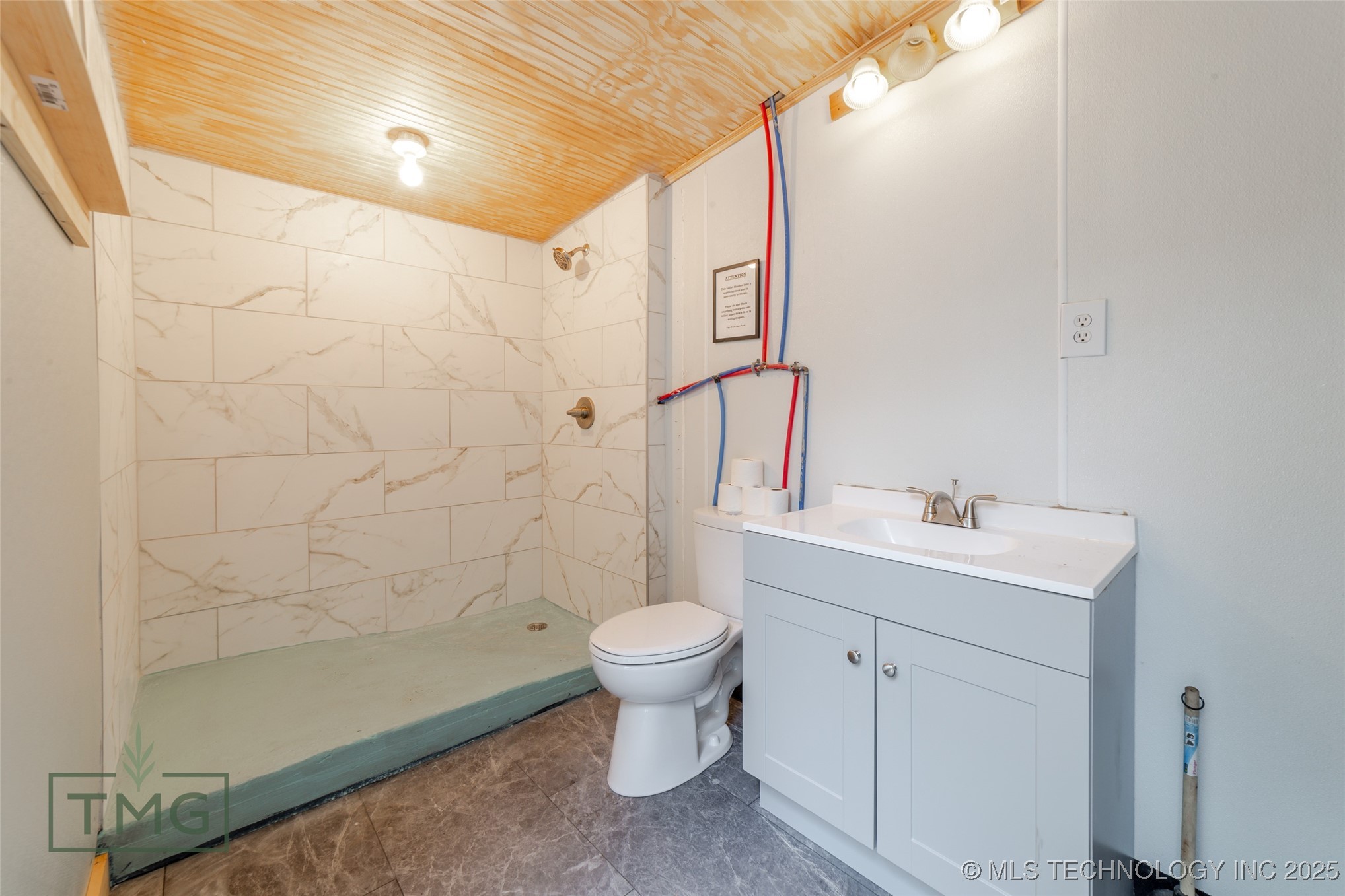 400 E Main Property Photo 19