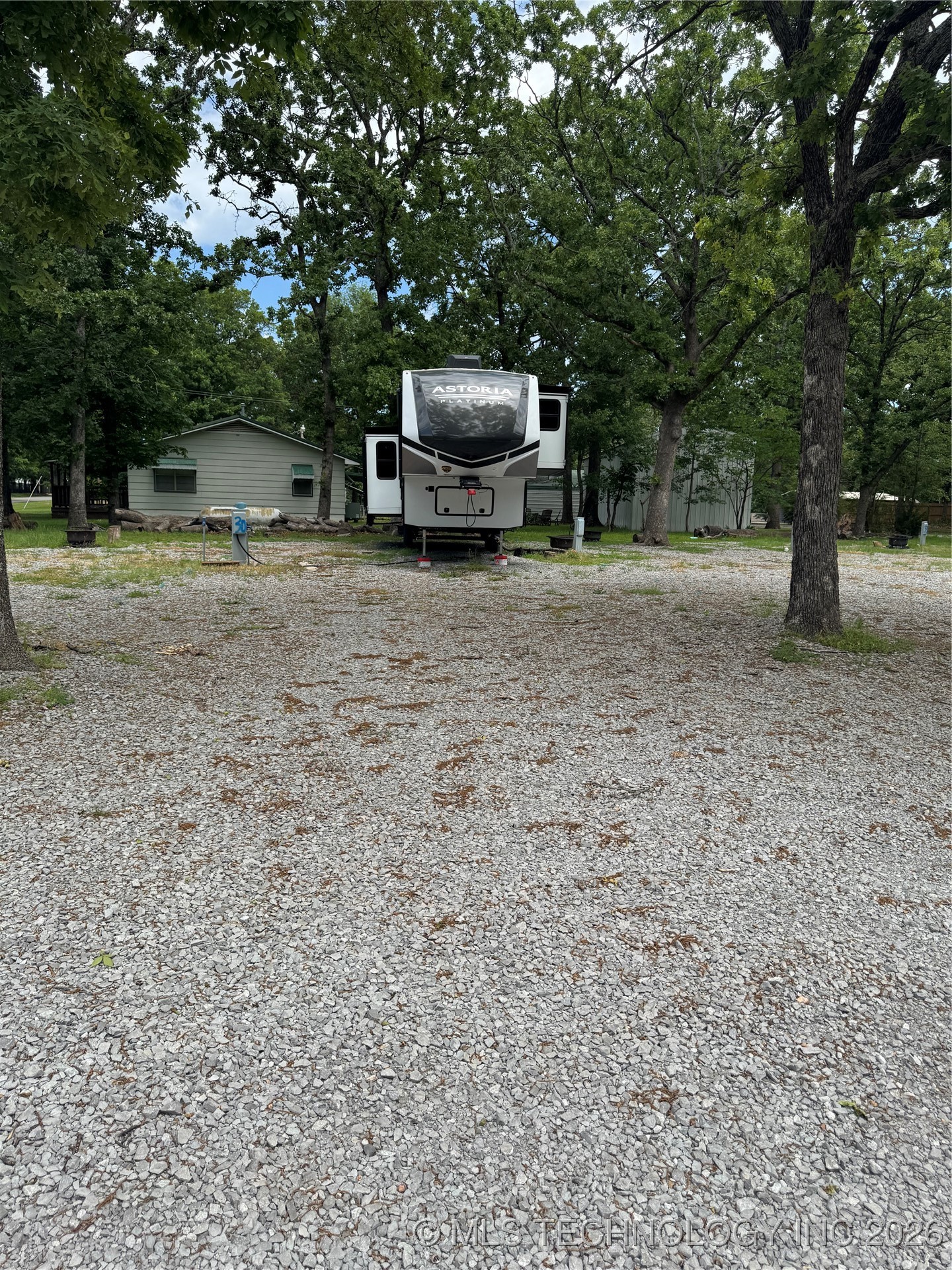 400 E Main Property Photo 38