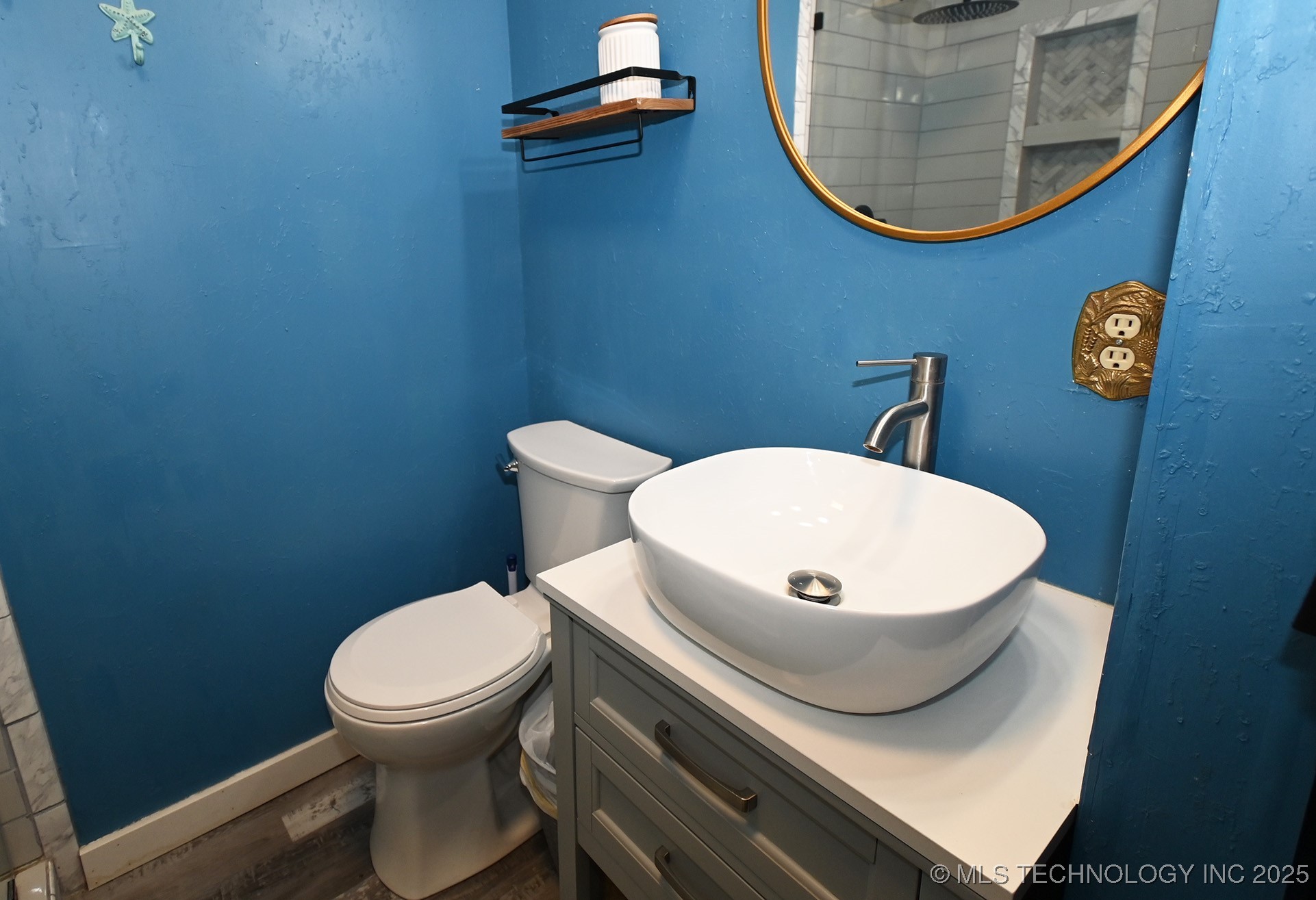 104 Geneva Circle Property Photo 12