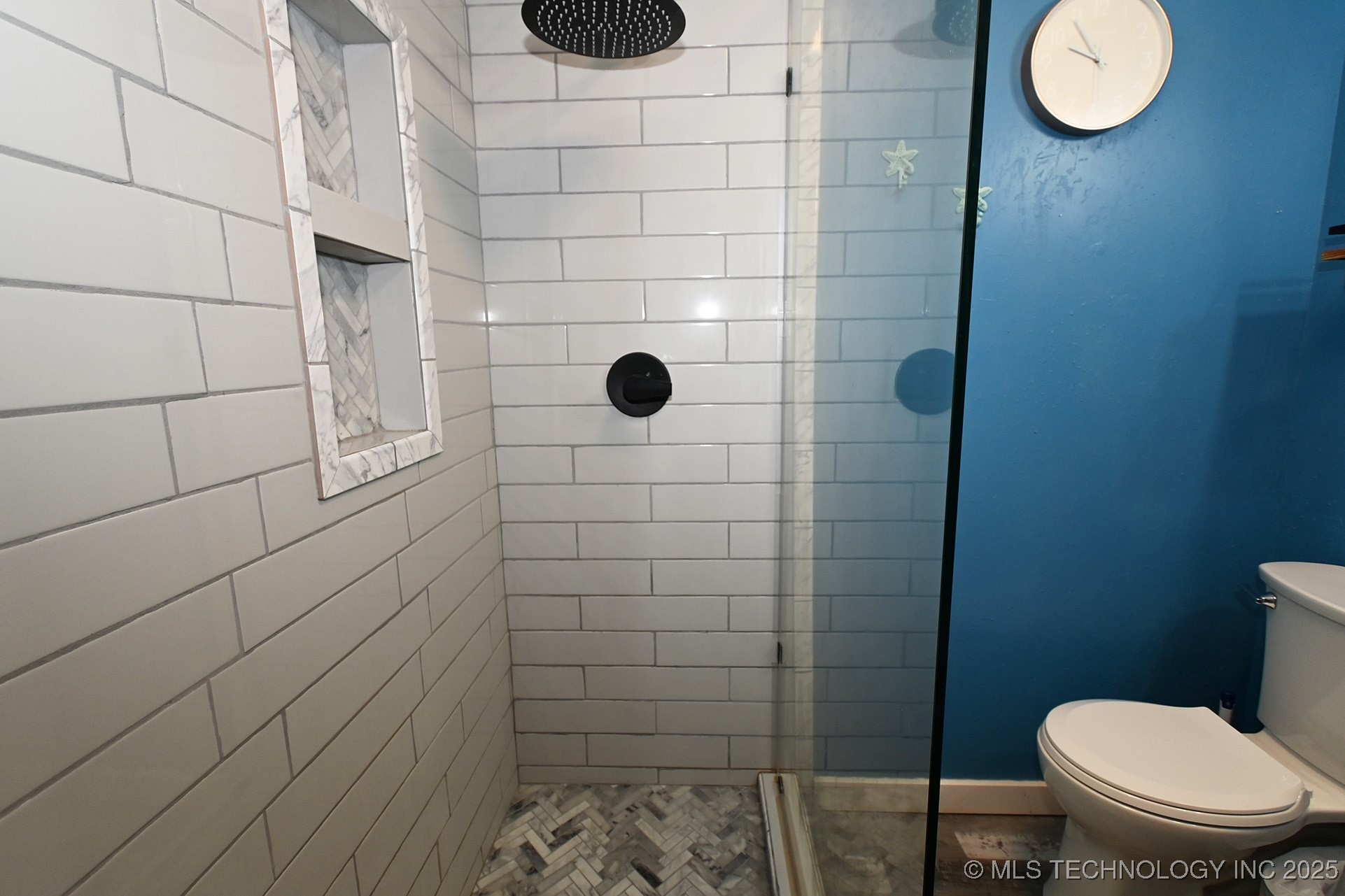 104 Geneva Circle Property Photo 13