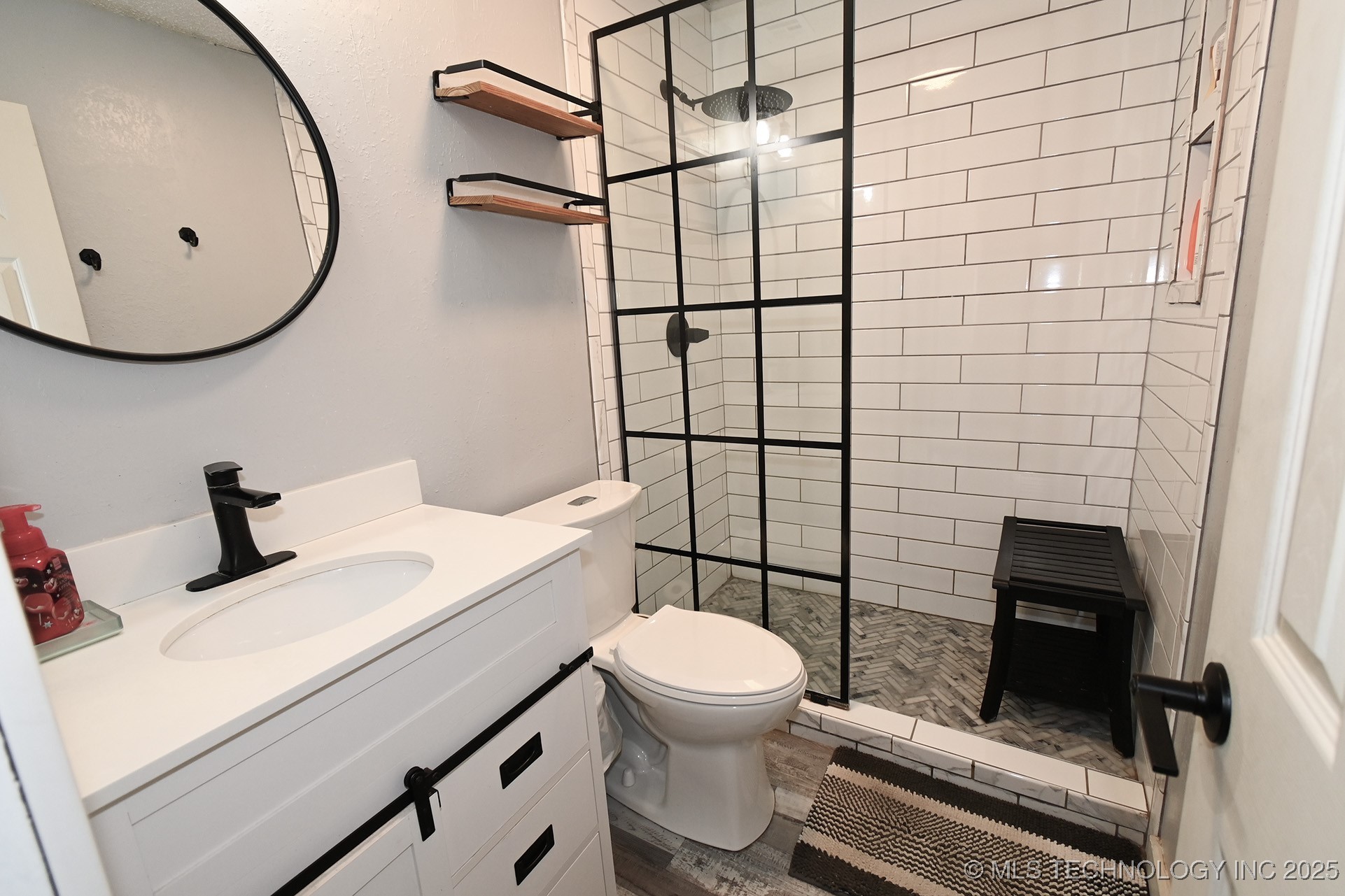 104 Geneva Circle Property Photo 20