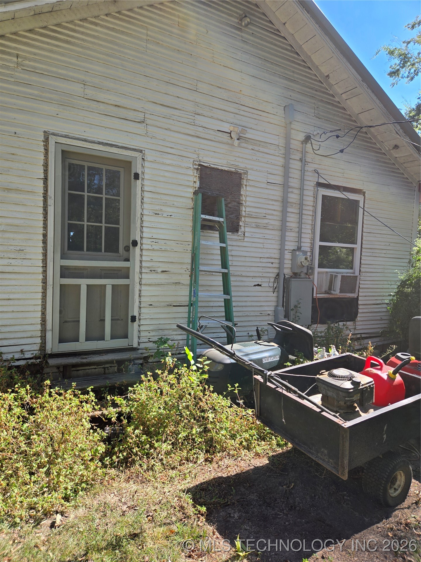 2413 N Main Property Photo 5