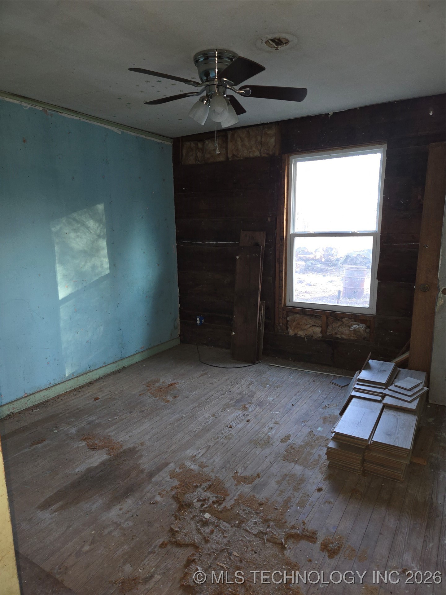 2413 N Main Property Photo 12