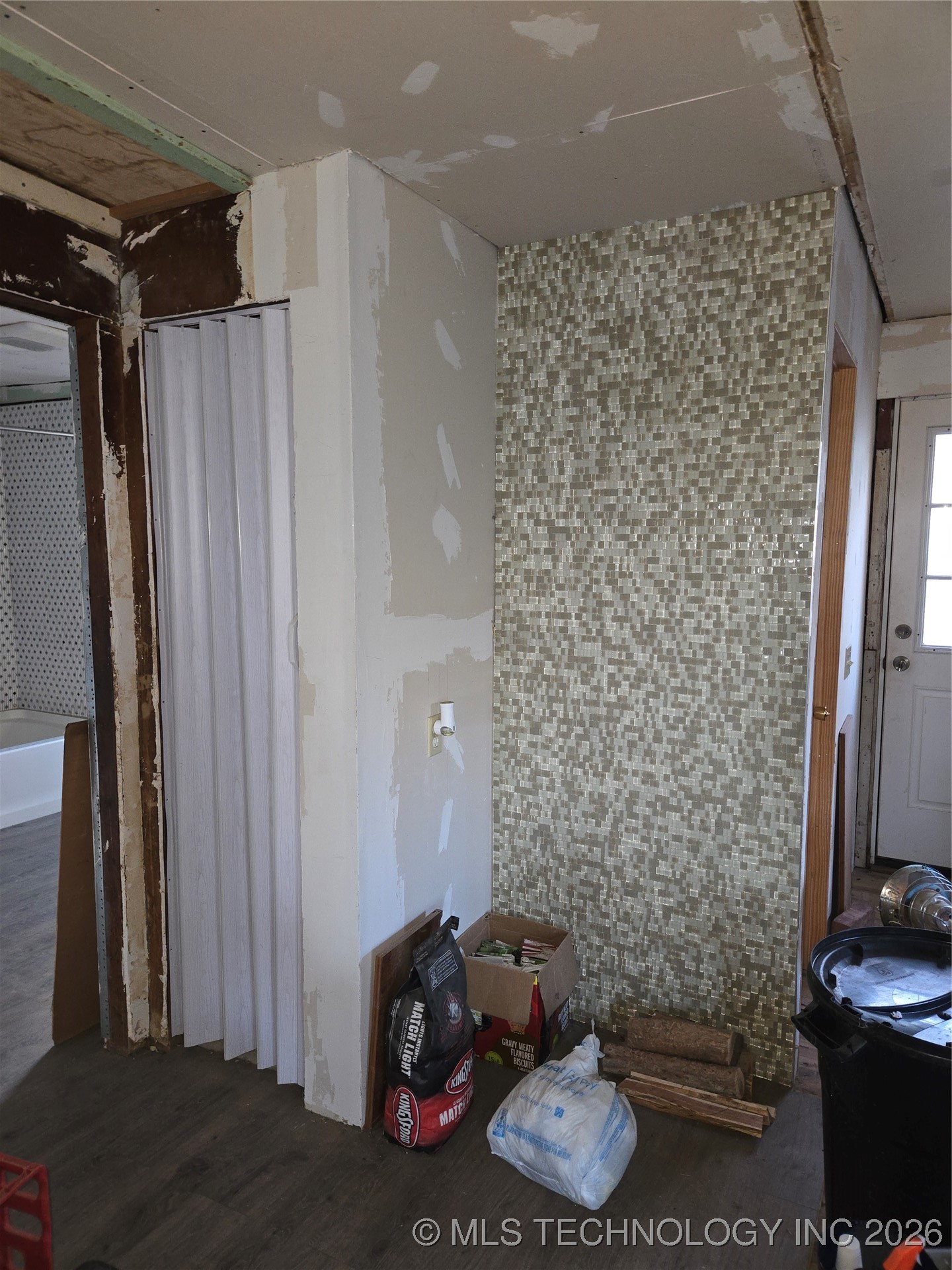 2413 N Main Property Photo 14