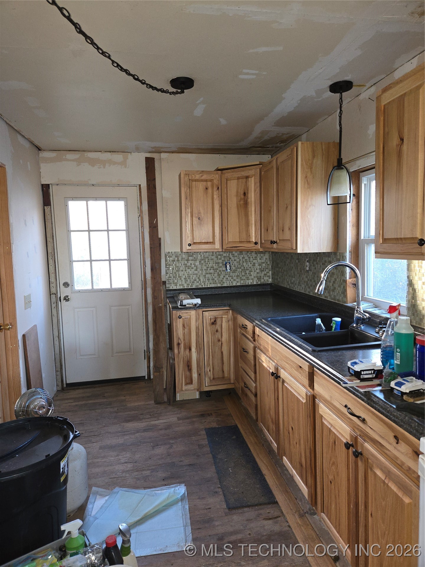 2413 N Main Property Photo 15